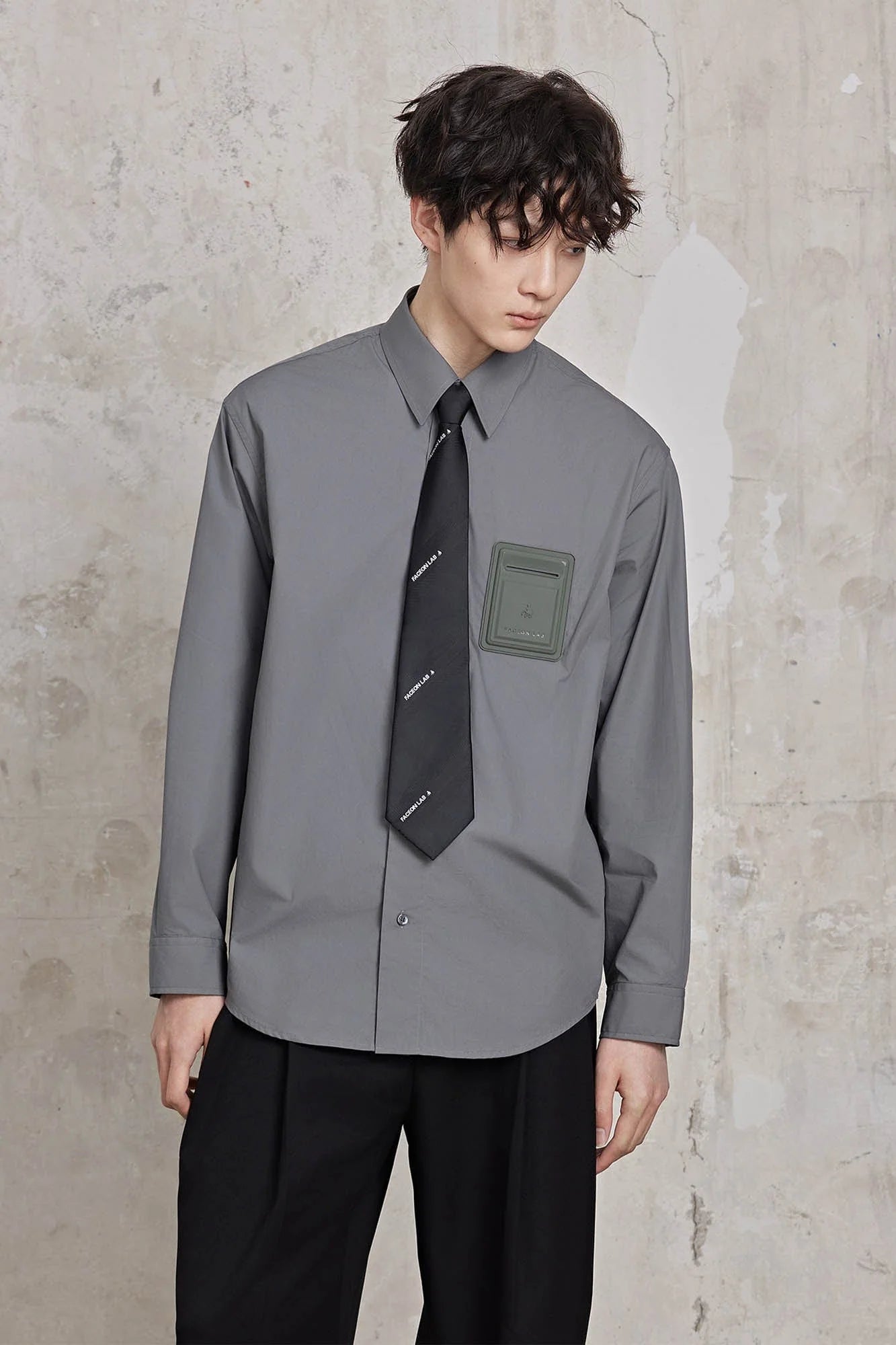 FACEONLAB Modern Patch-Pocket Poplin Shirt