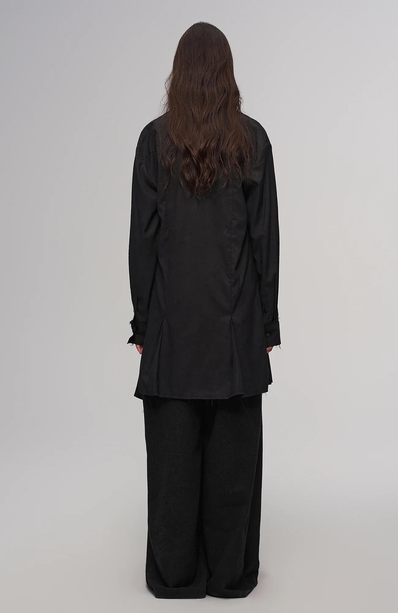 ILNya Nieternite Nifutur Asym Draped Raw-Edged Shirt