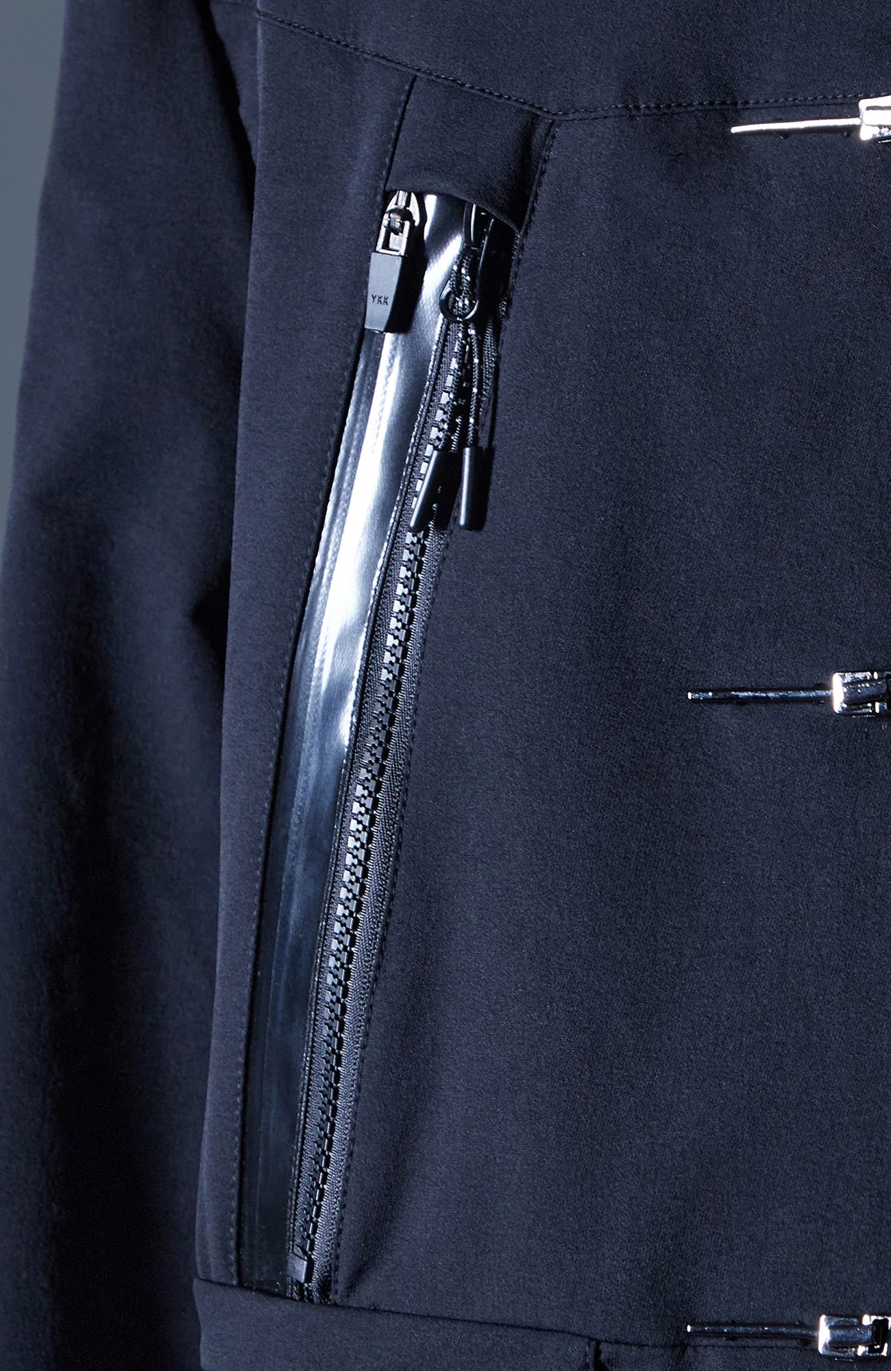 SILENSTORM Multi-Pockets Mandarin Waterproof Jacket