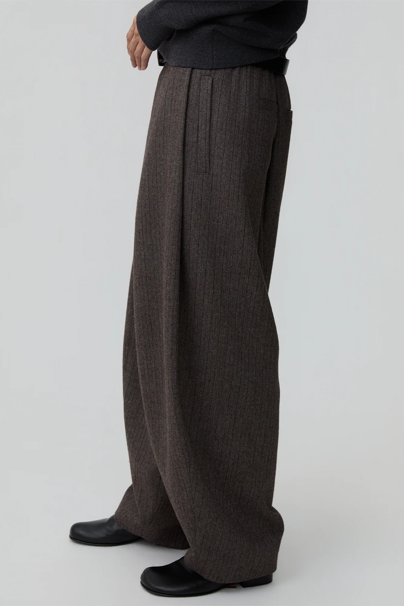 OPICLOTH Classic Elastic Waist Tapered Pants