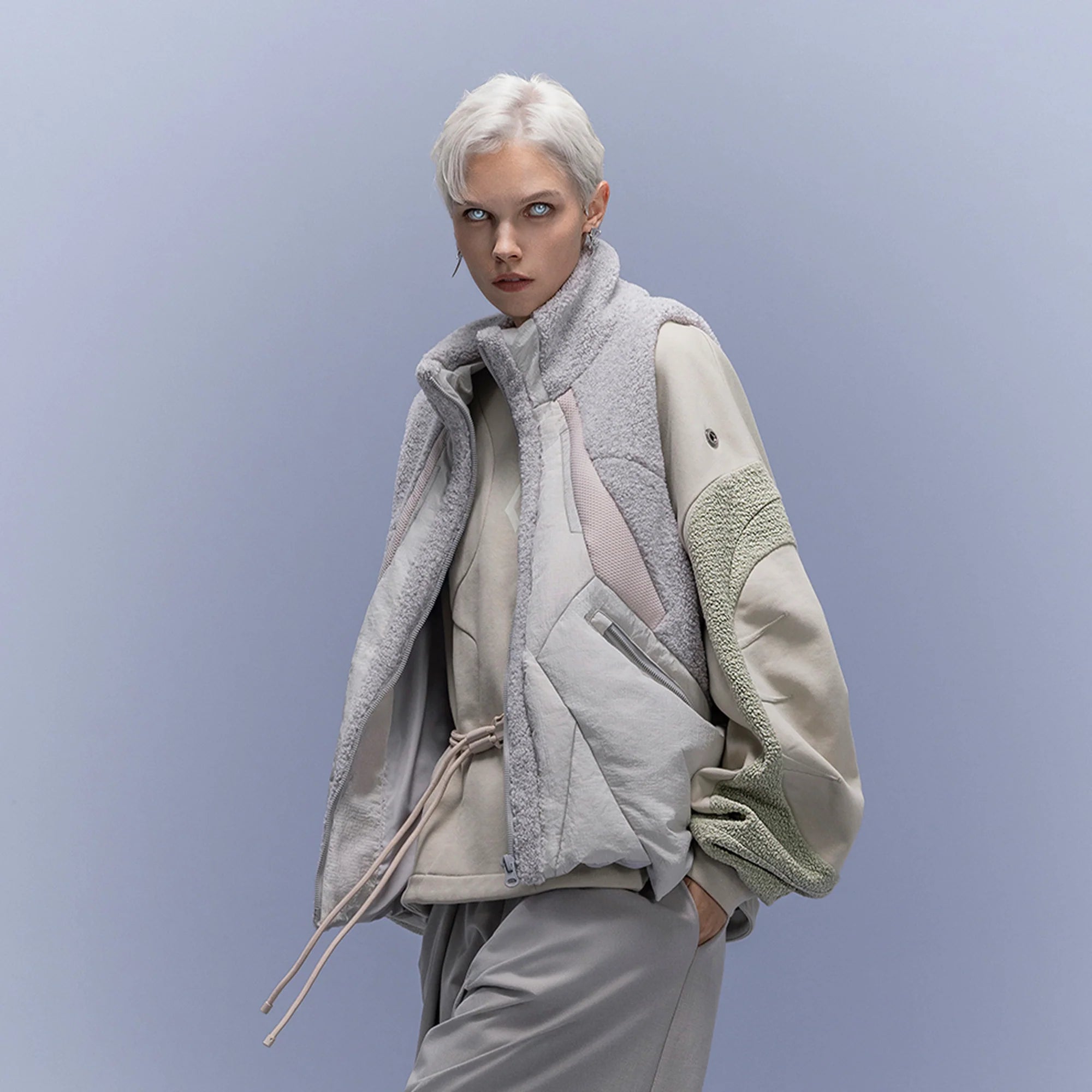 XIPHEVIL High-Neck Fleece-Panel Vest Light Gray