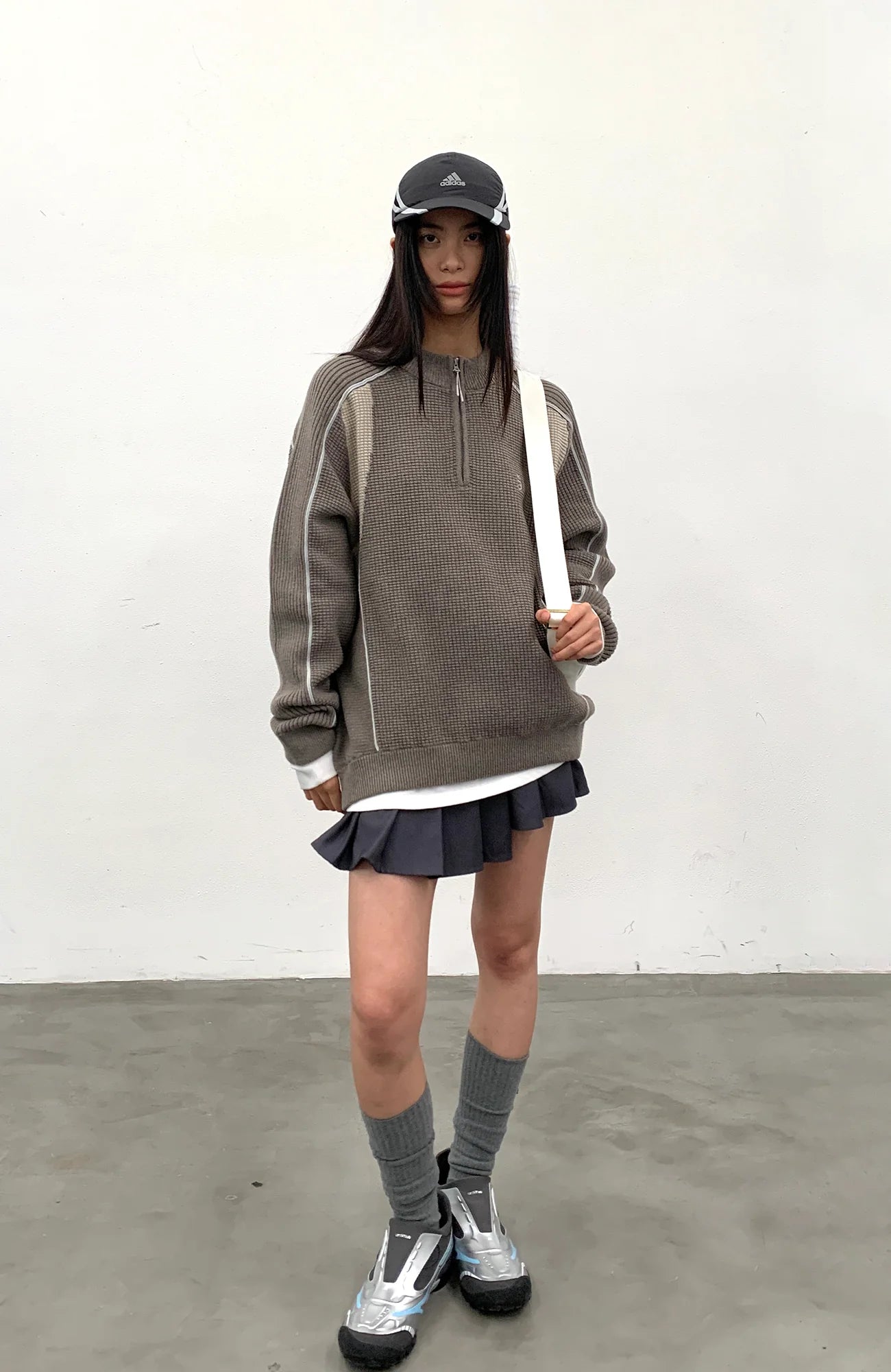 ROARINGWILD A ARCH Contrast Panel Raglan Half-Zip Sweater