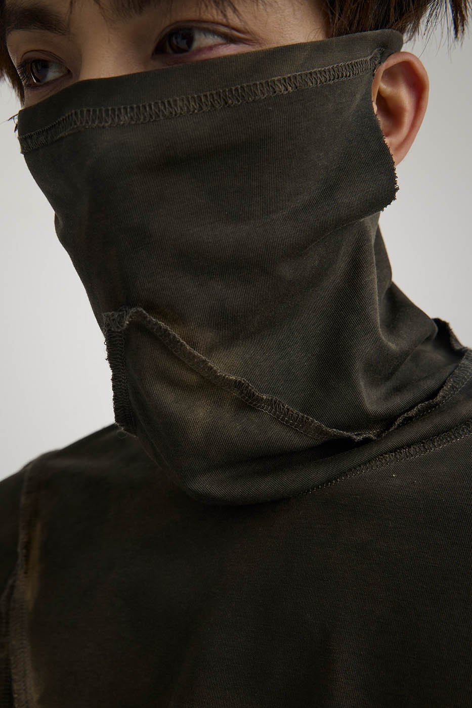 FLYERRER Distressed Reversible Spliced High-Neck L/S Tee