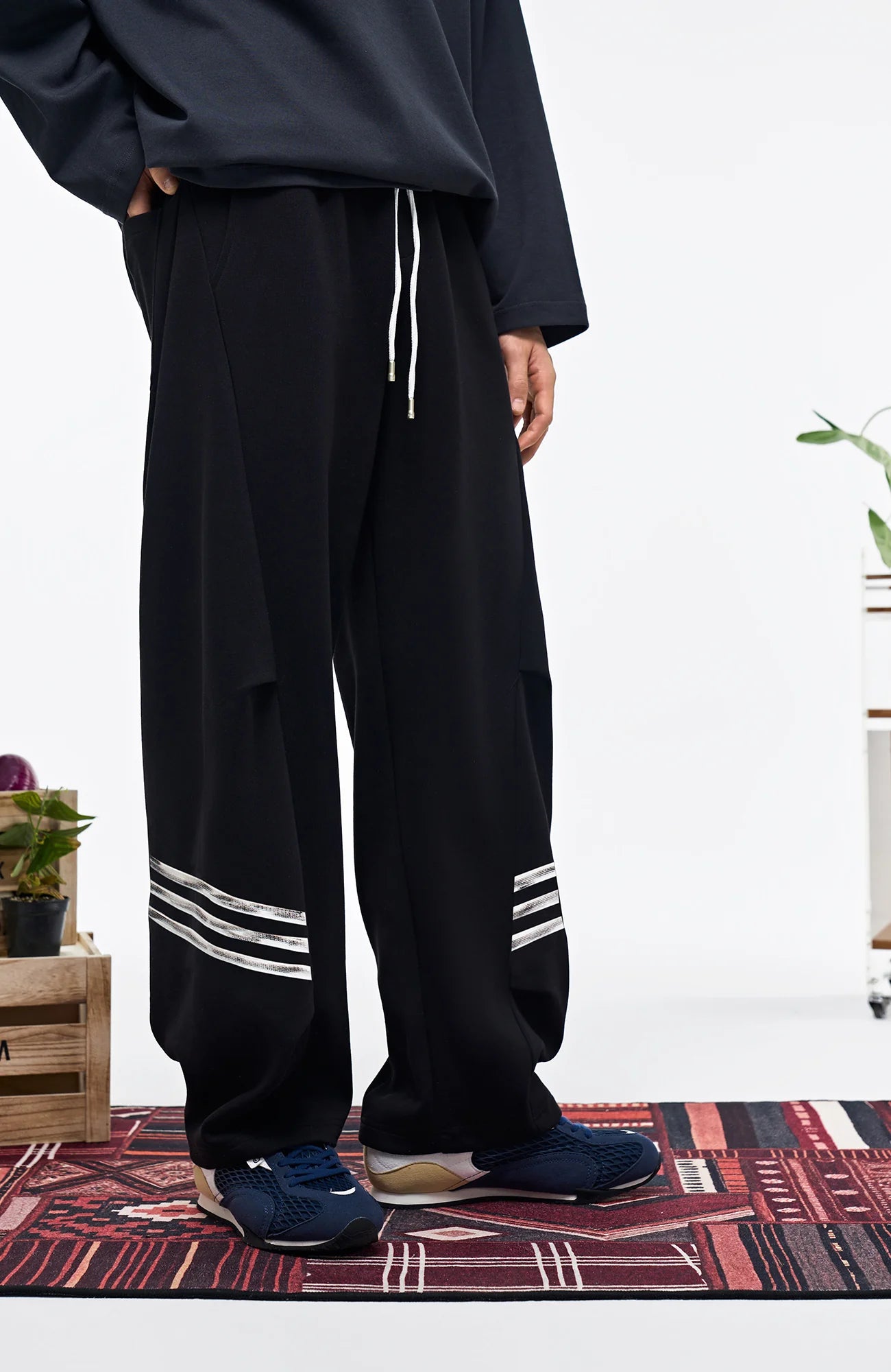 OVERLAPS Curved-Leg Panel Track Pants