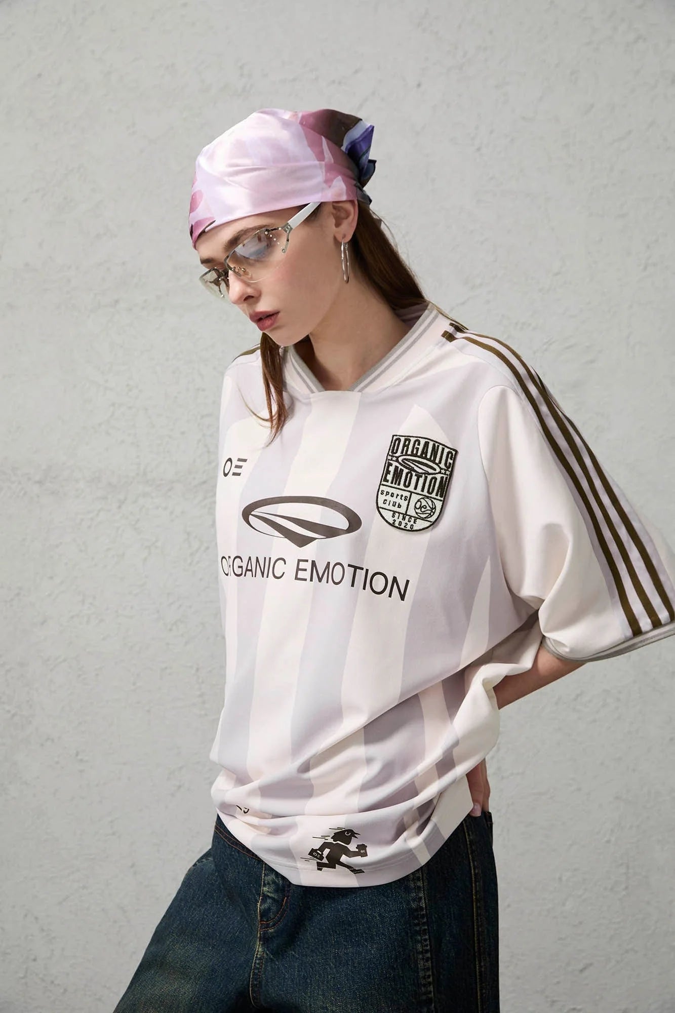 ORGANIC EMOTION Striped Badge Graphics Soccer Jersey