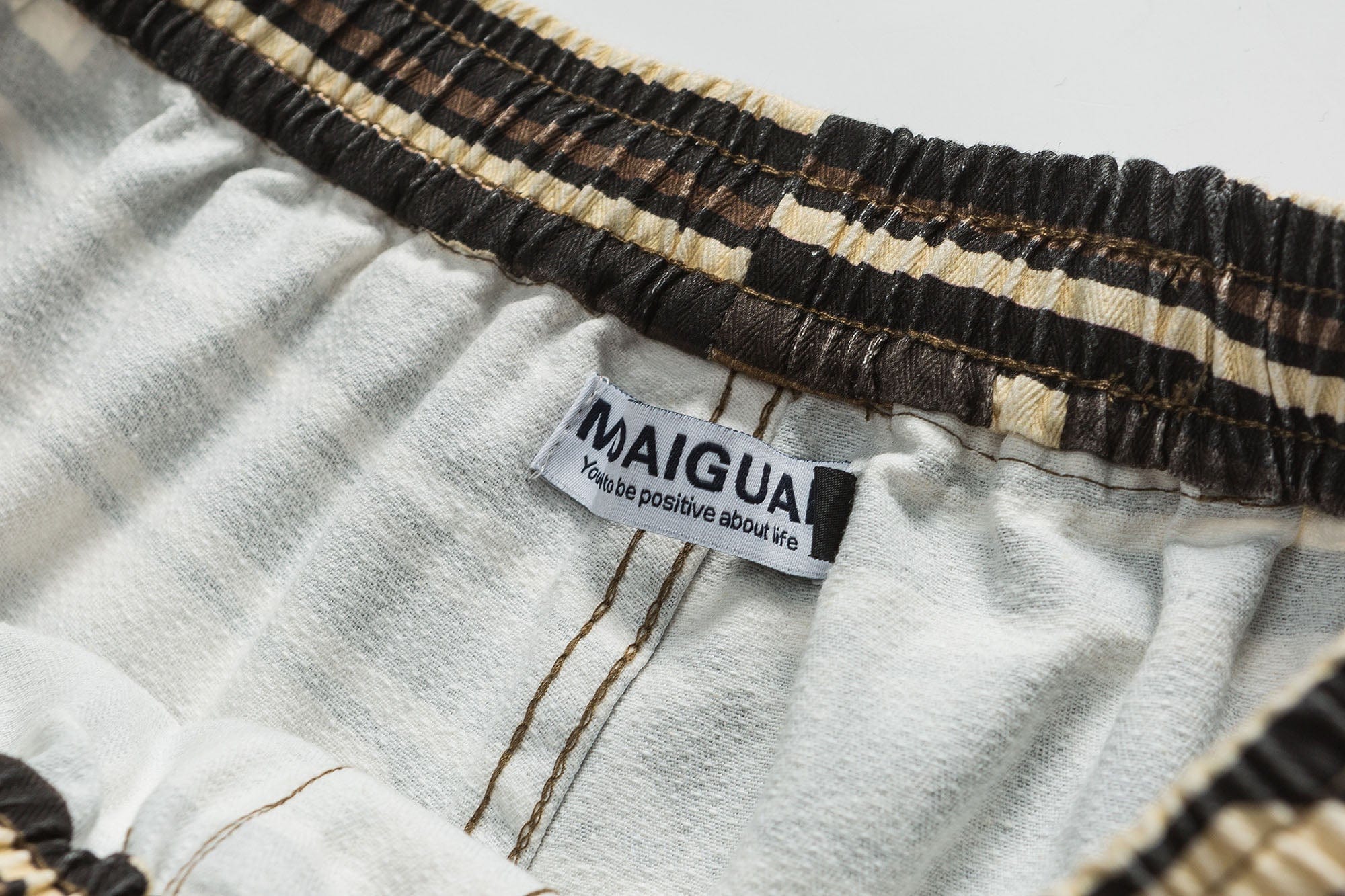 ME DA IGUAL Aztec Graphic Elastic Shorts