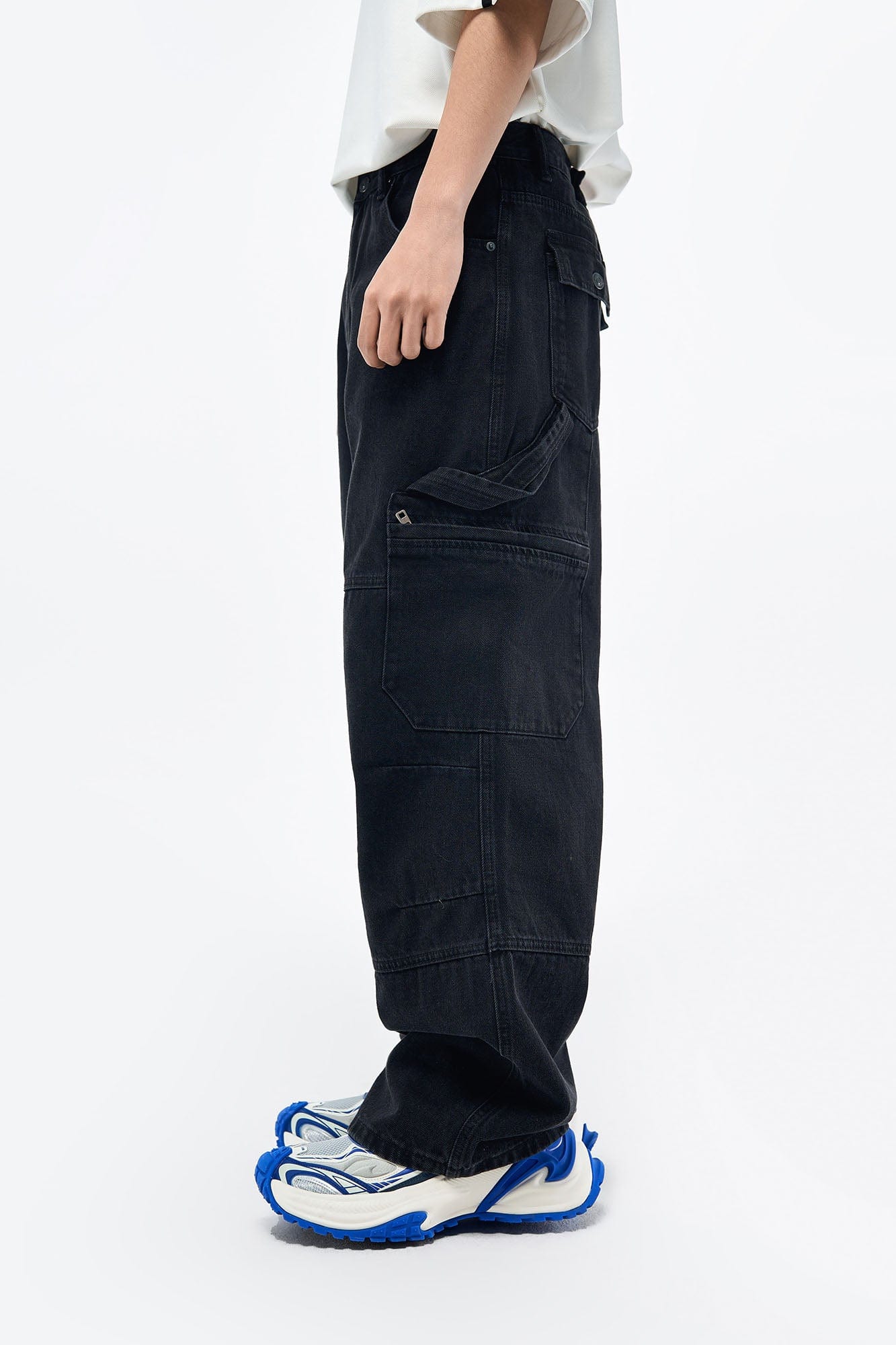 OVERLAPS Washed Multi-Pocket Cargo Jeans