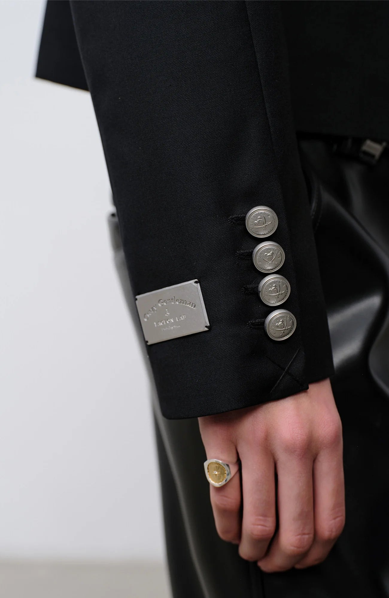 FACEONLAB Stand-Collar Metal-Shoulder Blazer Black