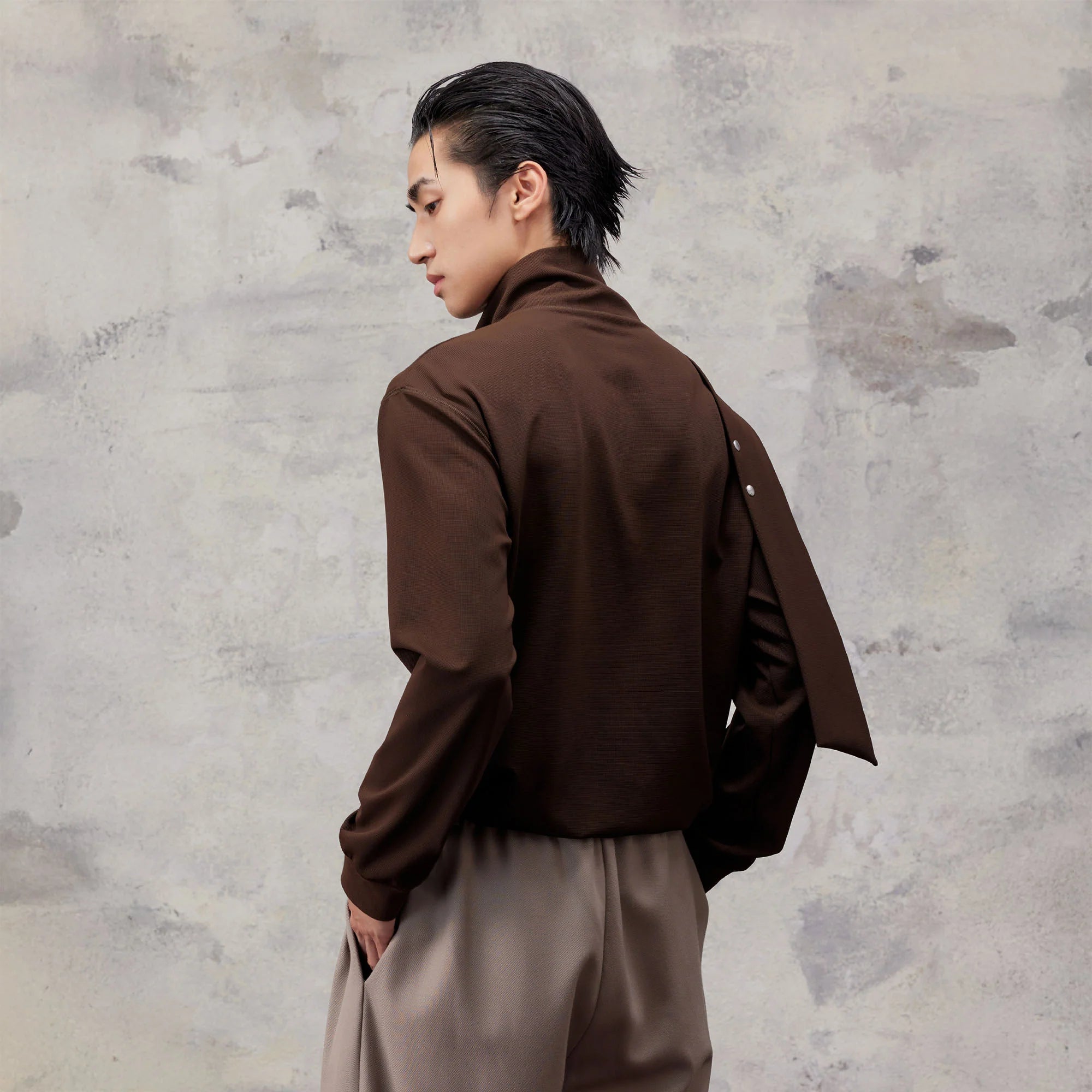 ALVNG AR ANTS Asymmetric Scarf-Neck High-Collar Pullover