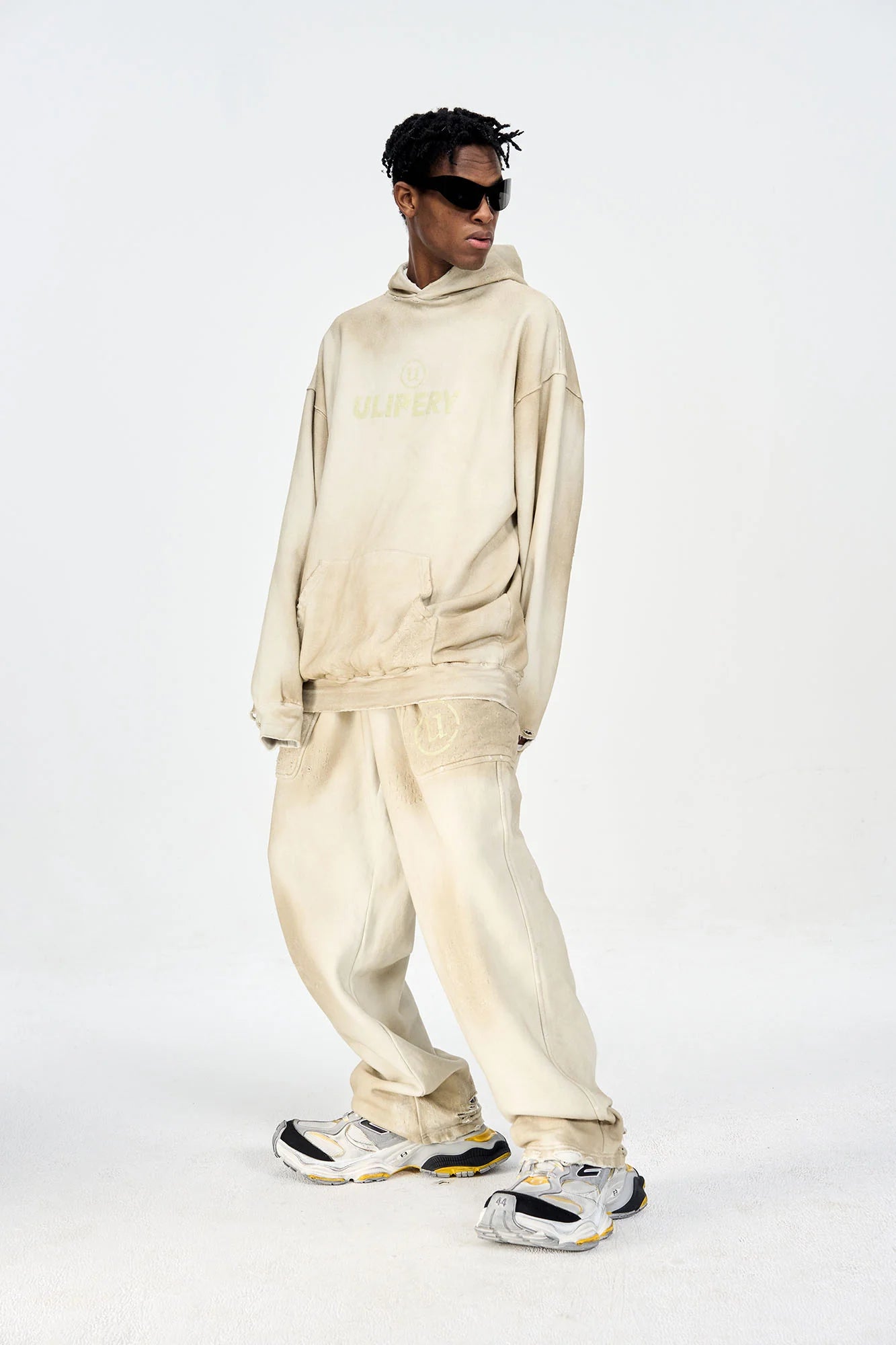 ULIPERY Dirty Fit Distressed Glow Sweatpants