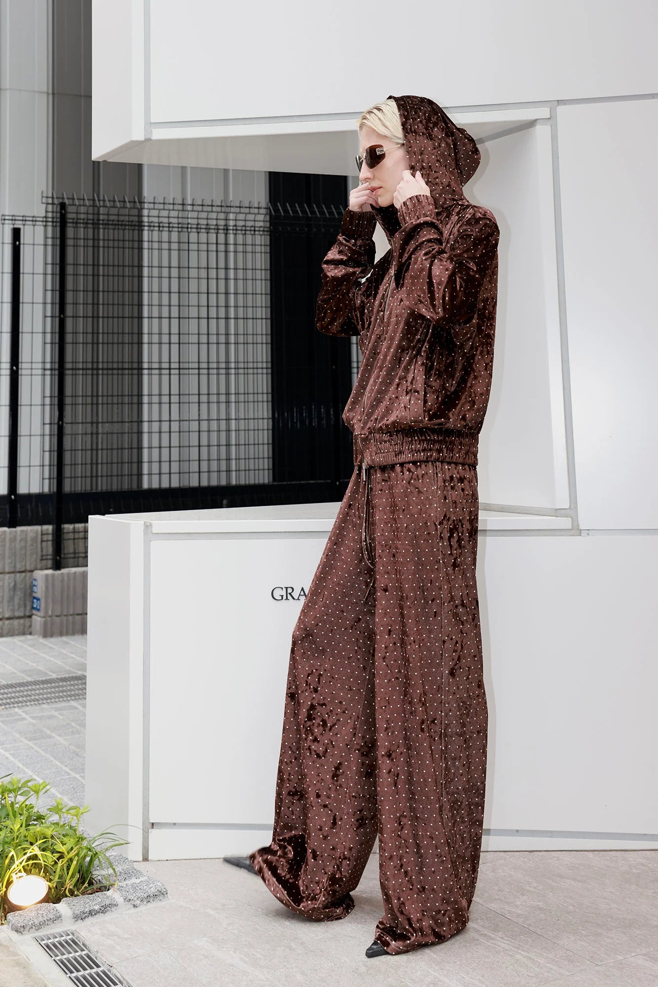 SOURPLUM Retro Polka-Dot Velvet Hooded Jacket