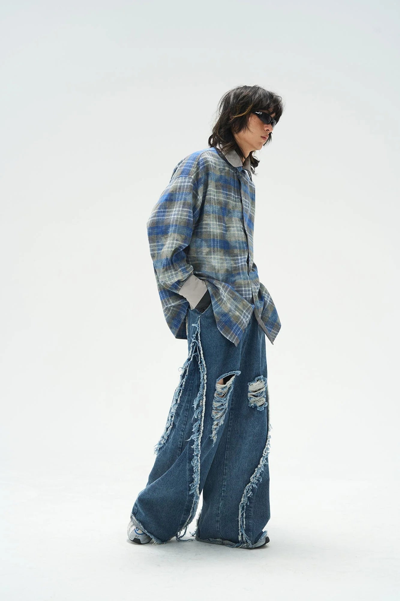 RELABEL Split Heavy-Distressed Washed Denim Pants