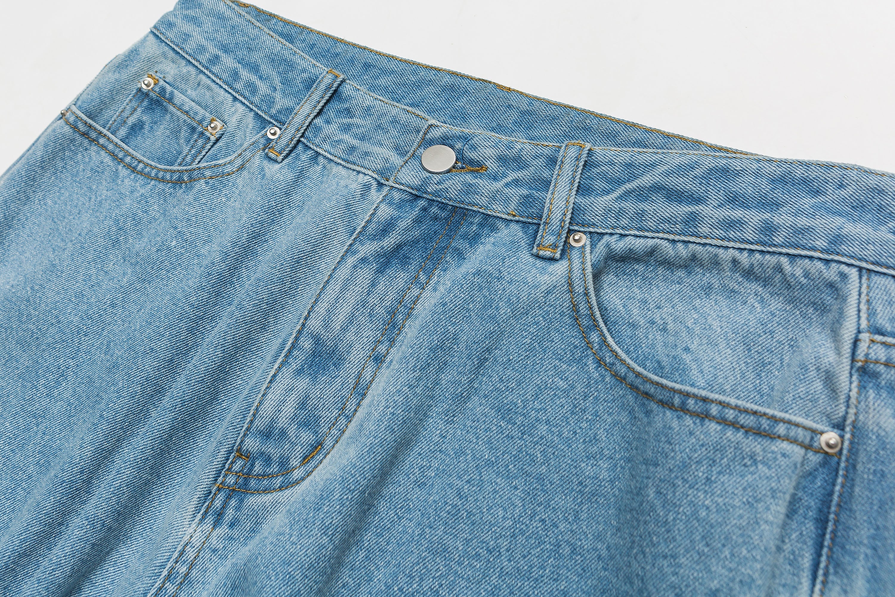 ME DA IGUAL Deconstructed Washed Ruched Jeans