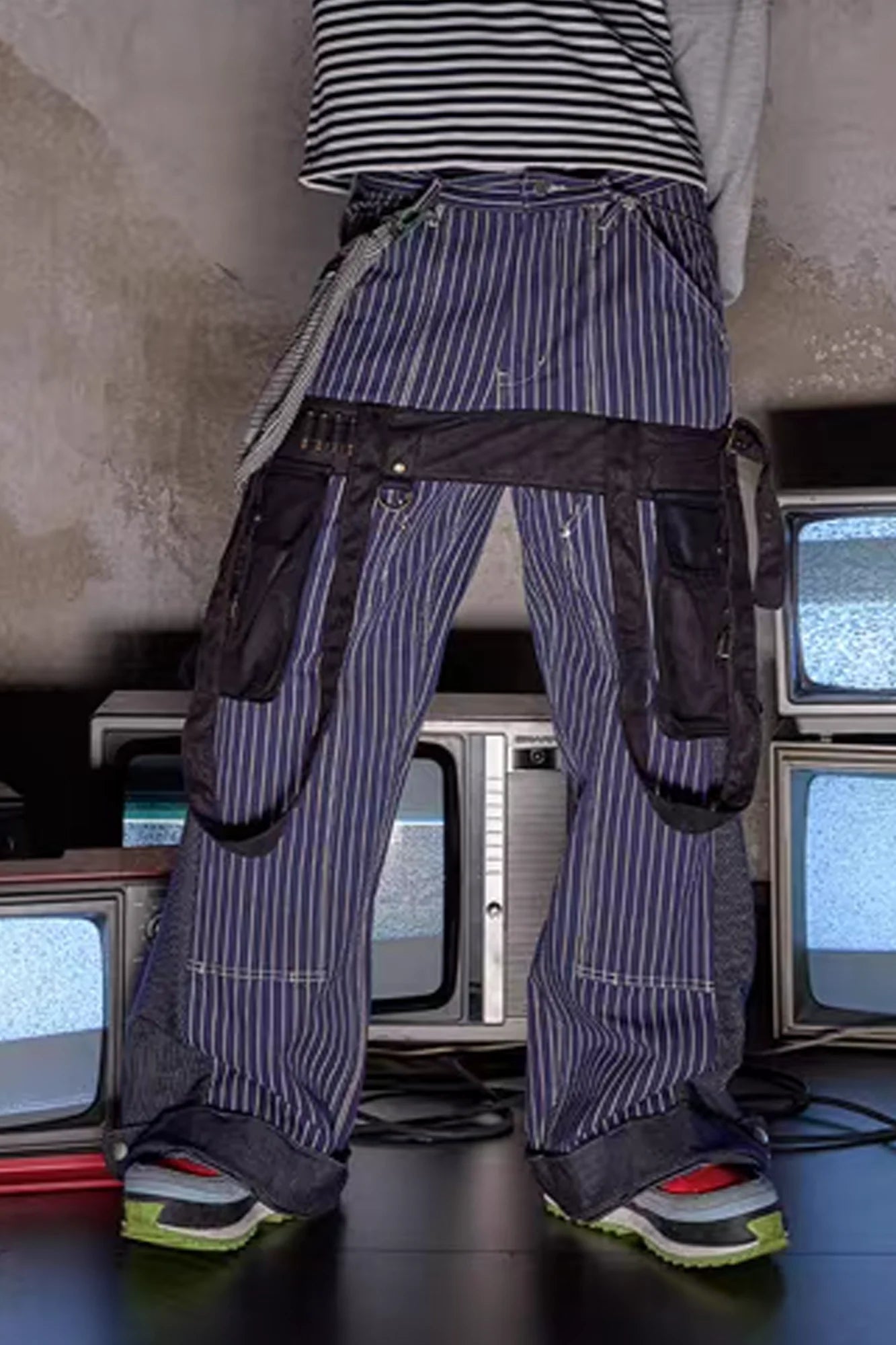 NOTHINGNESS WORLD Strap-On Pouch Utility Wide-Leg Pants
