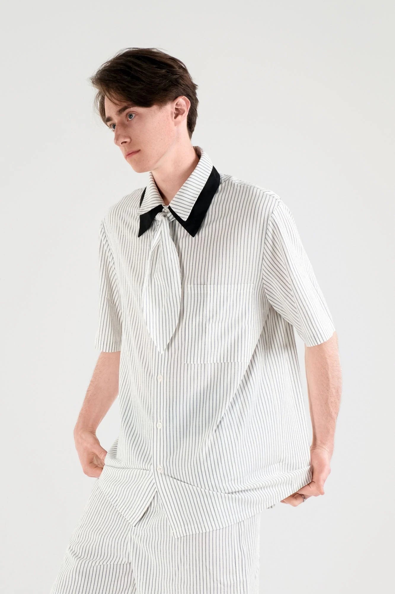 WIID Striped Contrast-Collar Tie-Neck Half Shirt
