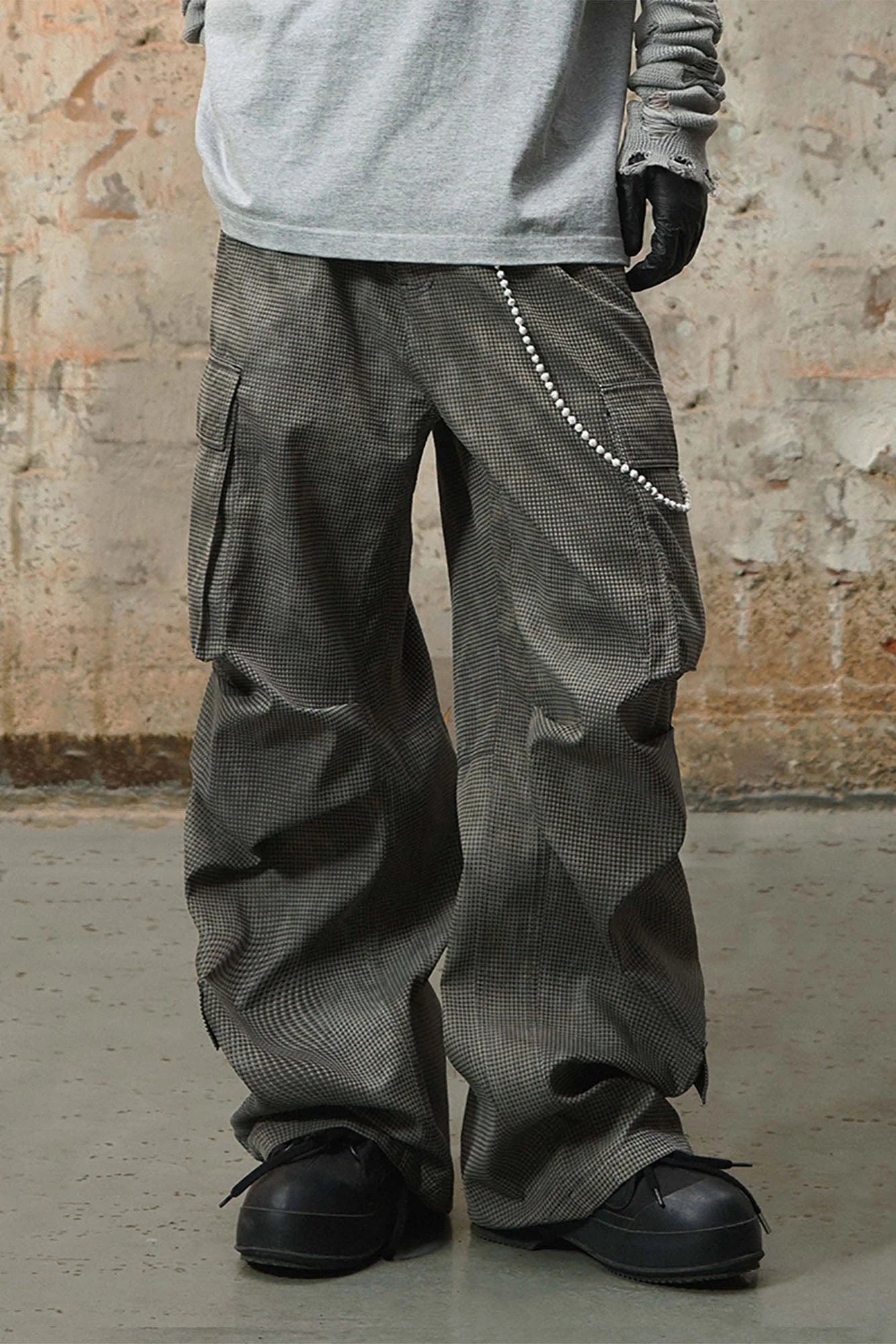 RELABEL Mini Checker Multi-Pocket Strap Pleated Cargo Pants Dark Gray
