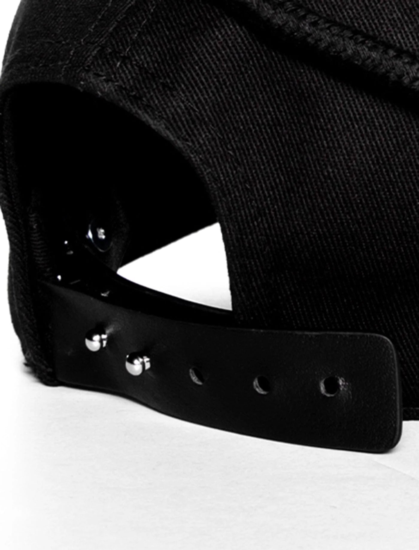 INSIDE OUT Draw-String Rivet Cap