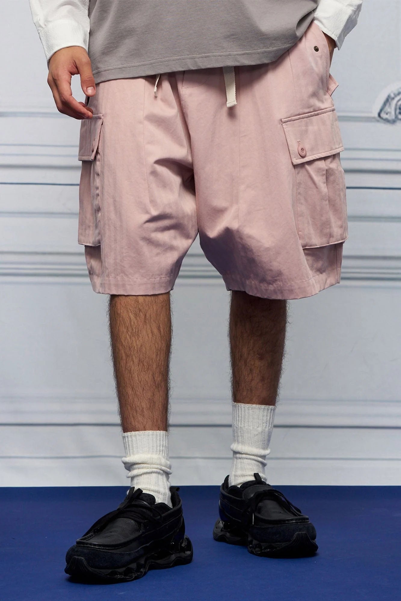 UNLIMITED MOTE Multi-Pocket Drawstring Cargo Shorts