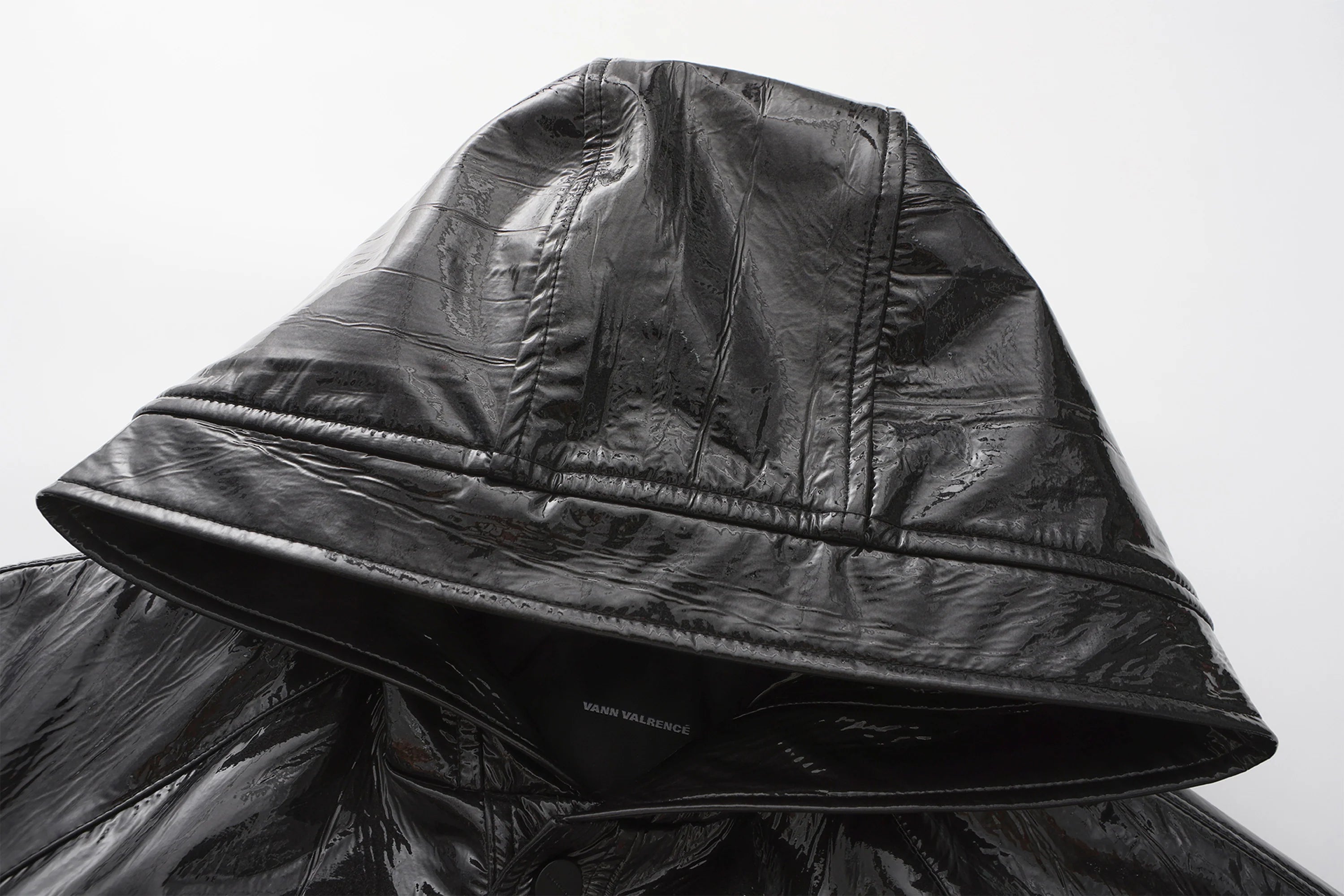 VANN VALRENCE Glossy Belted Hooded Padded Long Coat