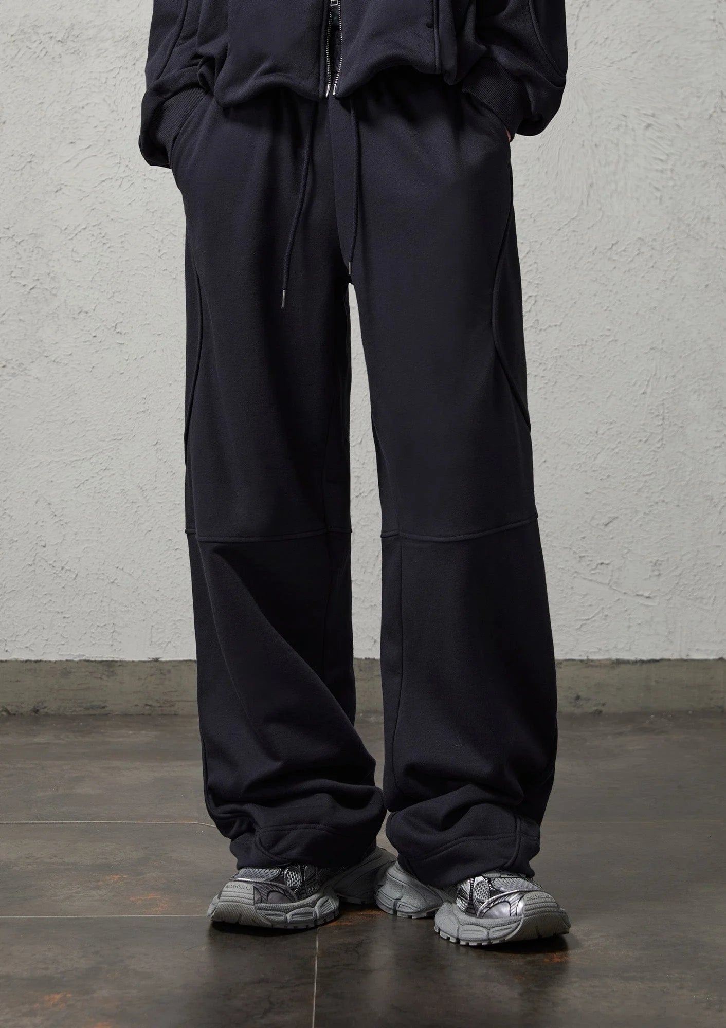 ORGANIC EMOTION Structured Panelled Oversized Sweatpants
