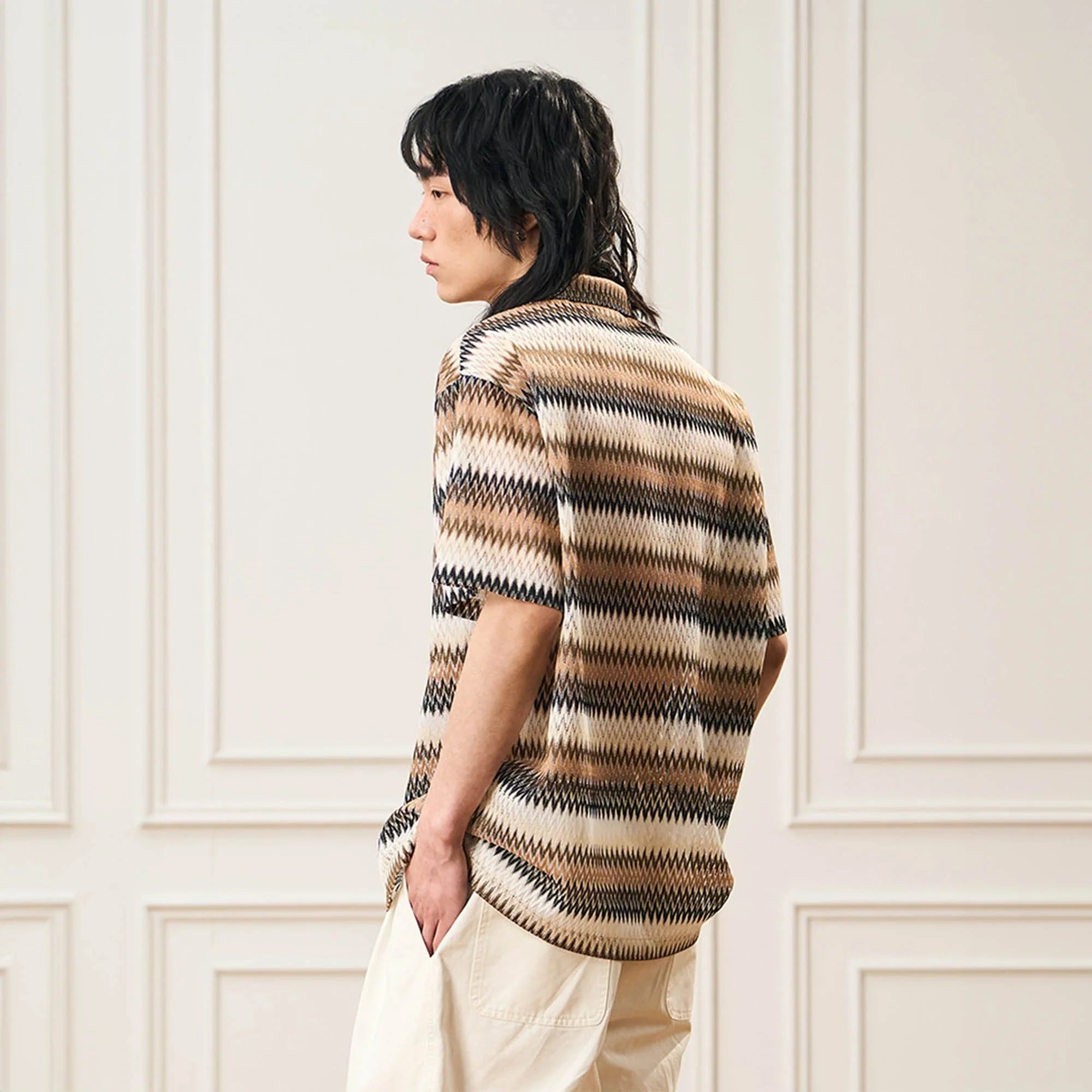 EPIC POETRY Geometric Ripple Knitted Half Shirt Brown