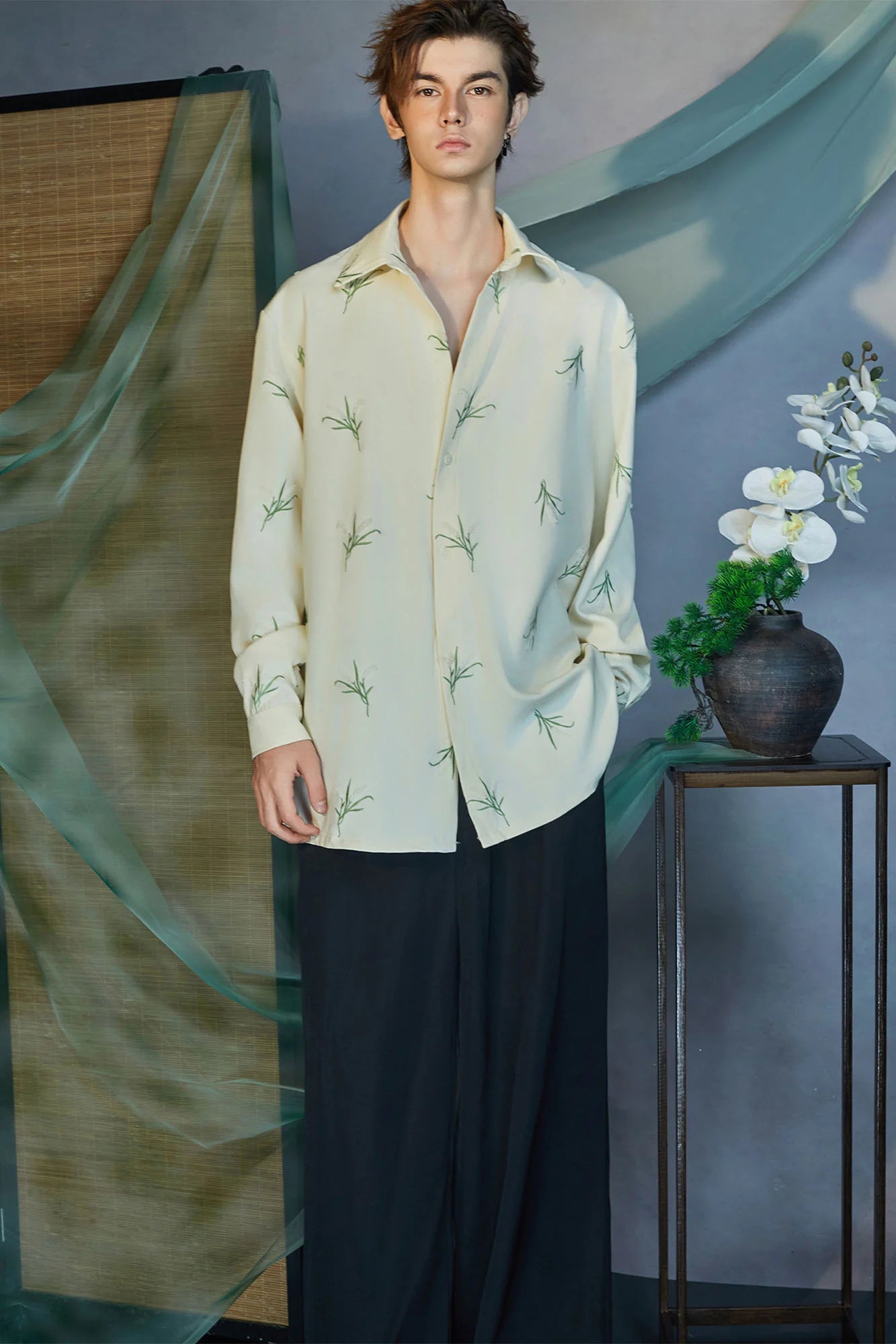 JIECHI Botanic Embroidery Bow Back Shirt