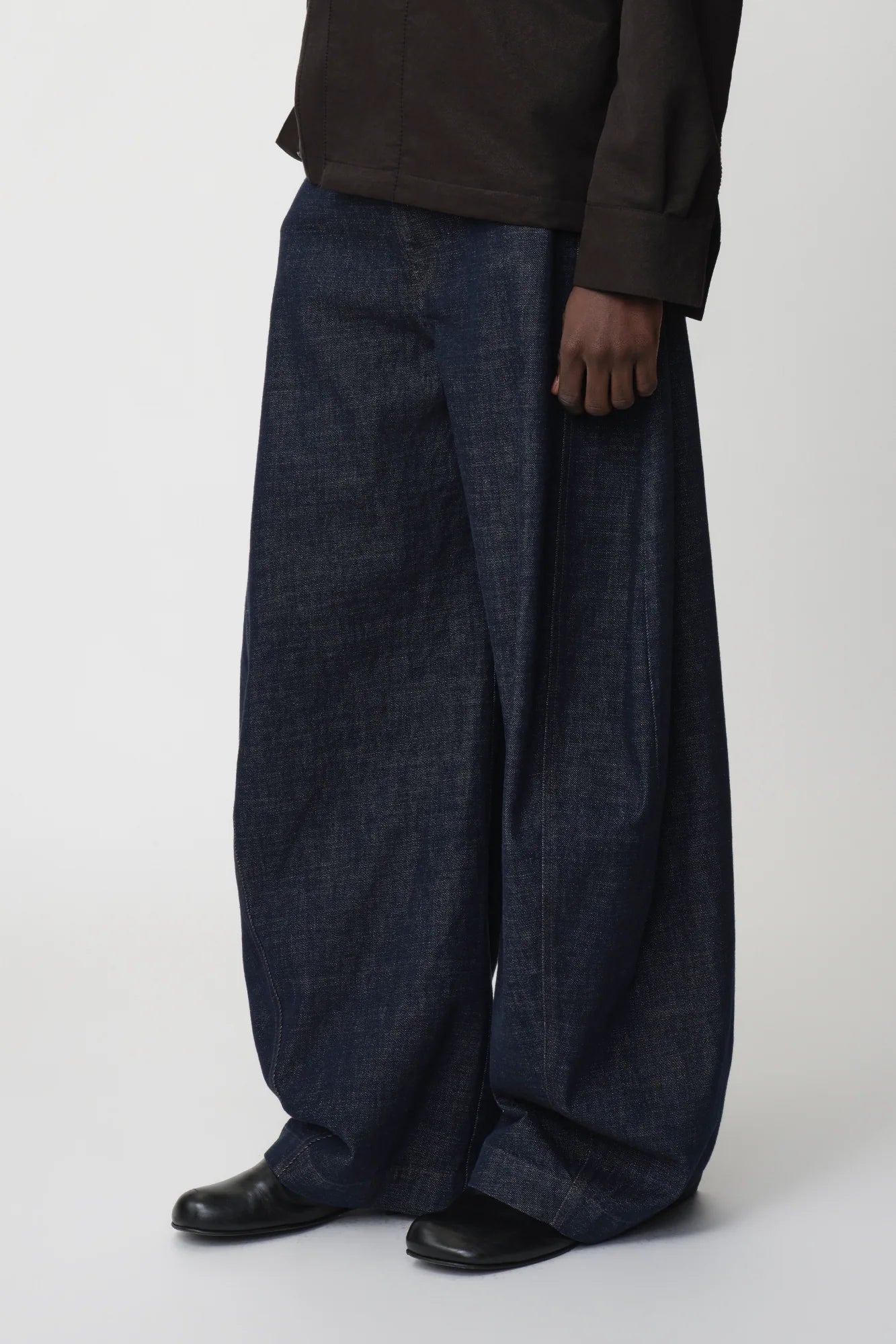 OPICLOTH Classic Indigo Curved-Leg Jeans