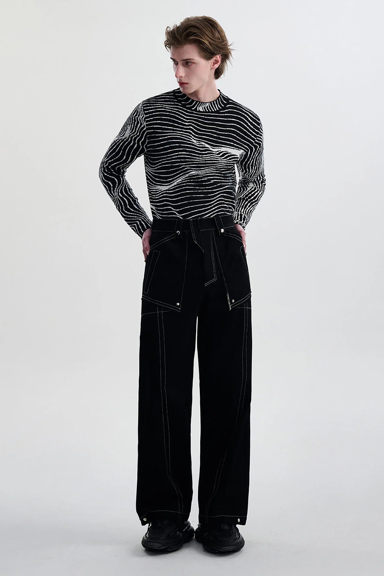 TIWILLTANG Contrast Stitched Straight-Leg Jeans