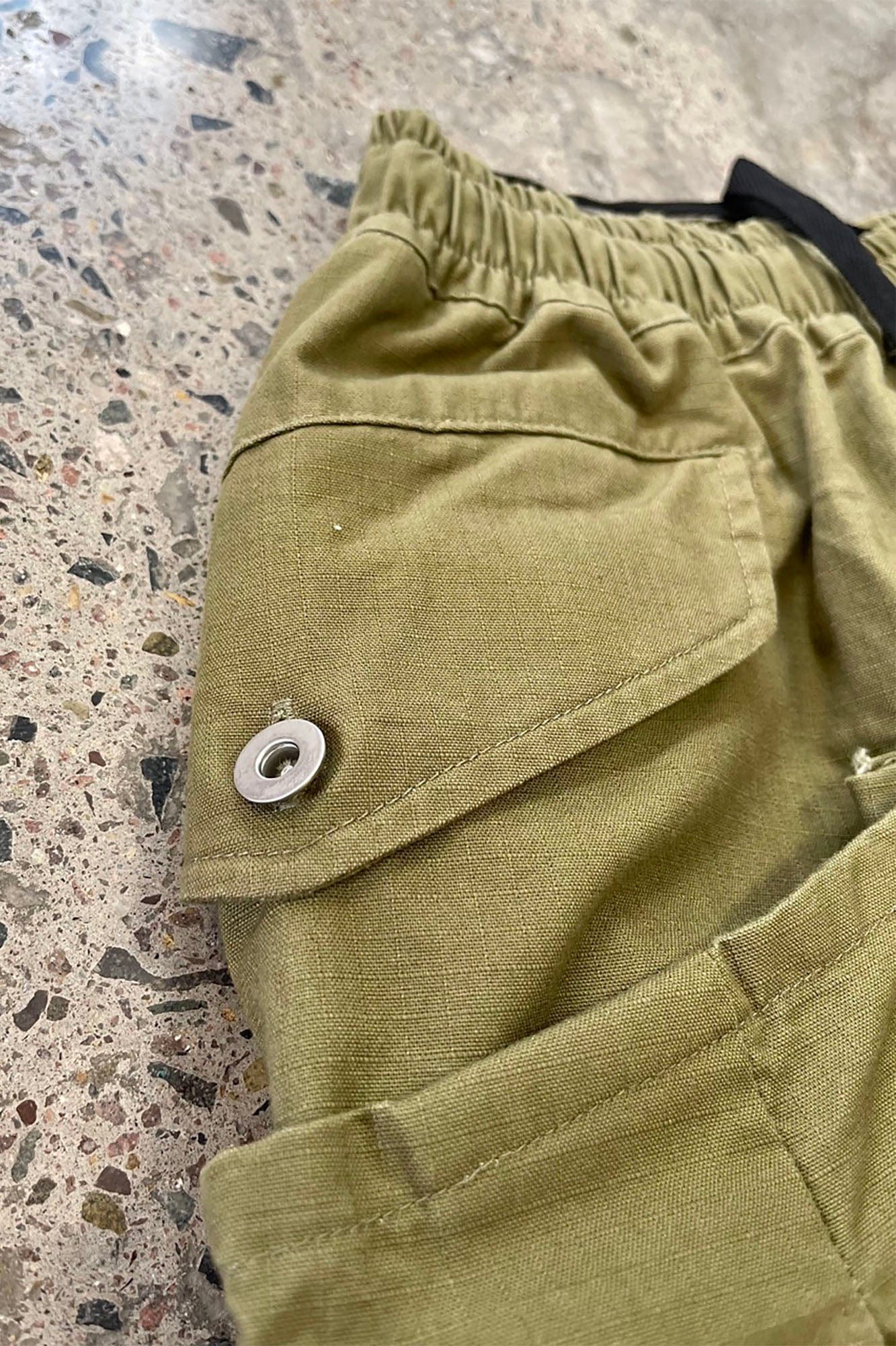 ME DA IGUAL Multi-Pocket Raw Hem Utility Balloon Shorts
