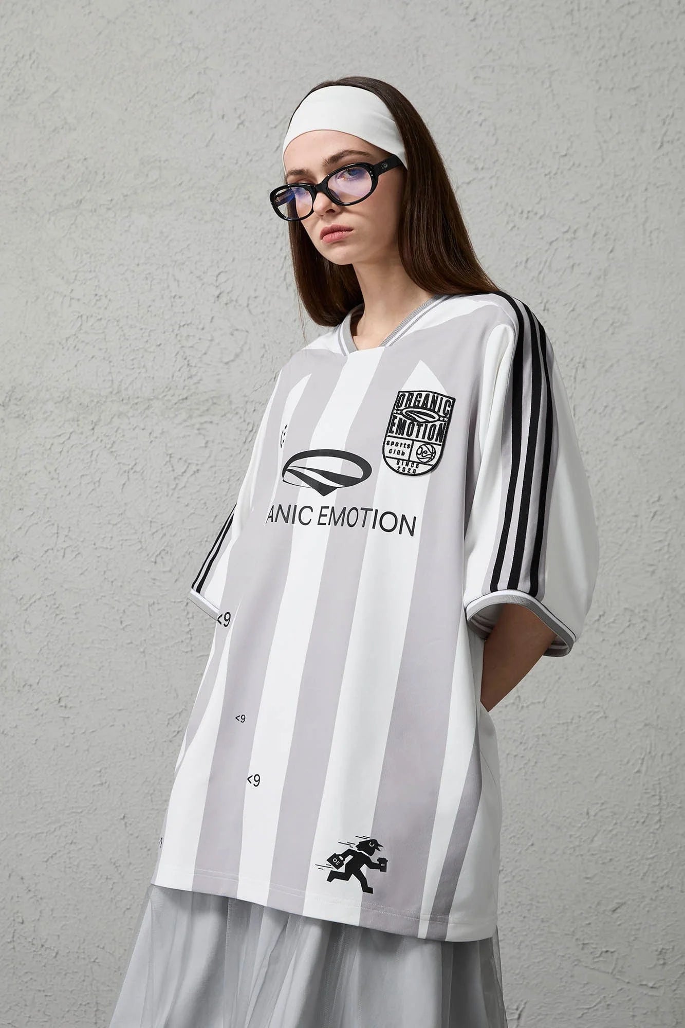 ORGANIC EMOTION Striped Badge Graphics Soccer Jersey