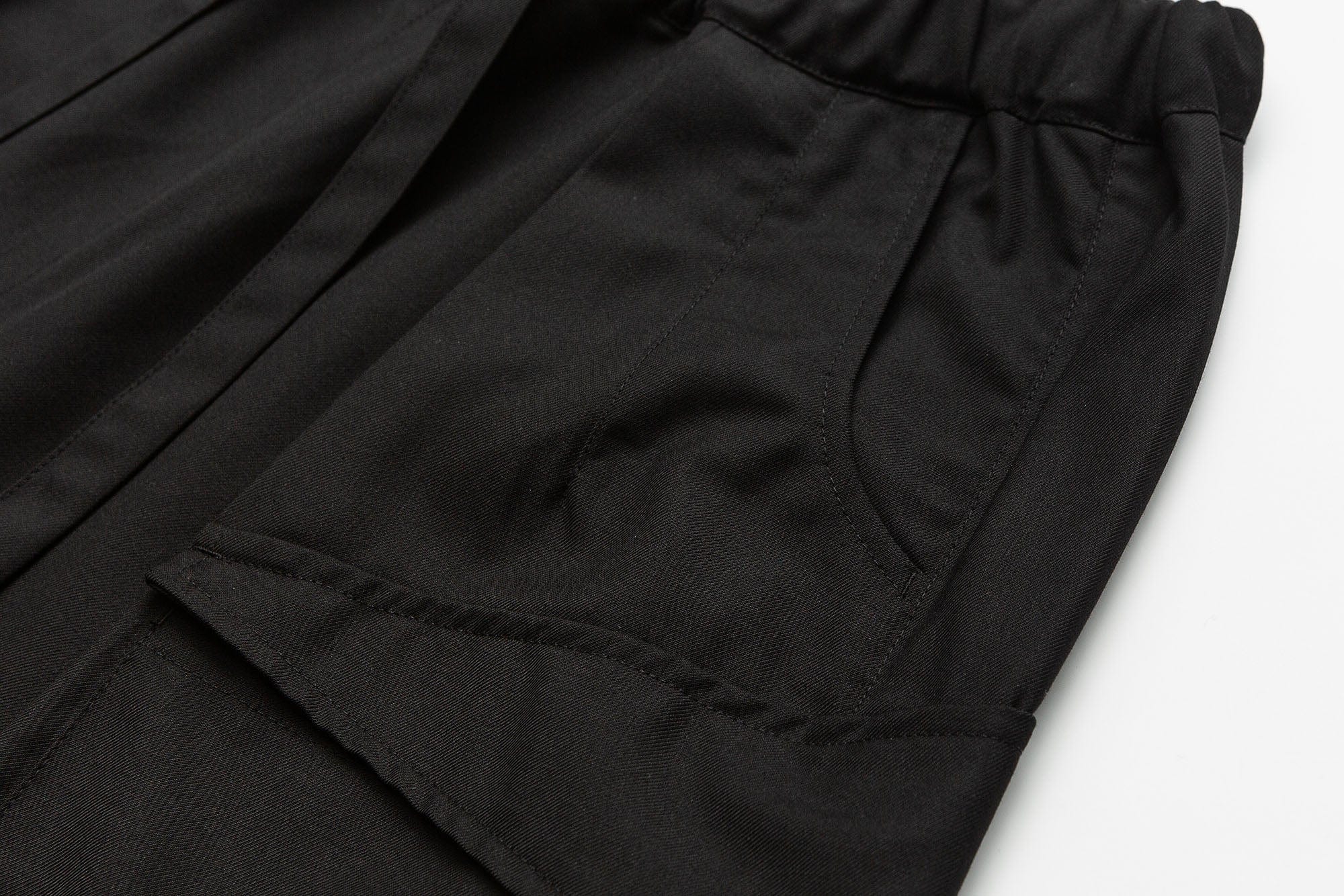 ME DA IGUAL Multi-Pocket Oversized Utility Shorts