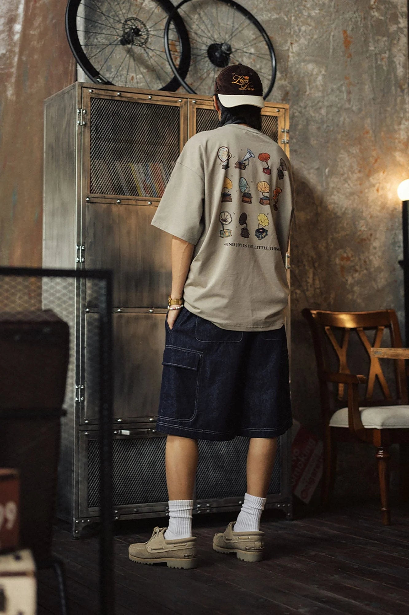 BANANA CLUB Gramophone Graphic Sorona Oversized T-Shirt