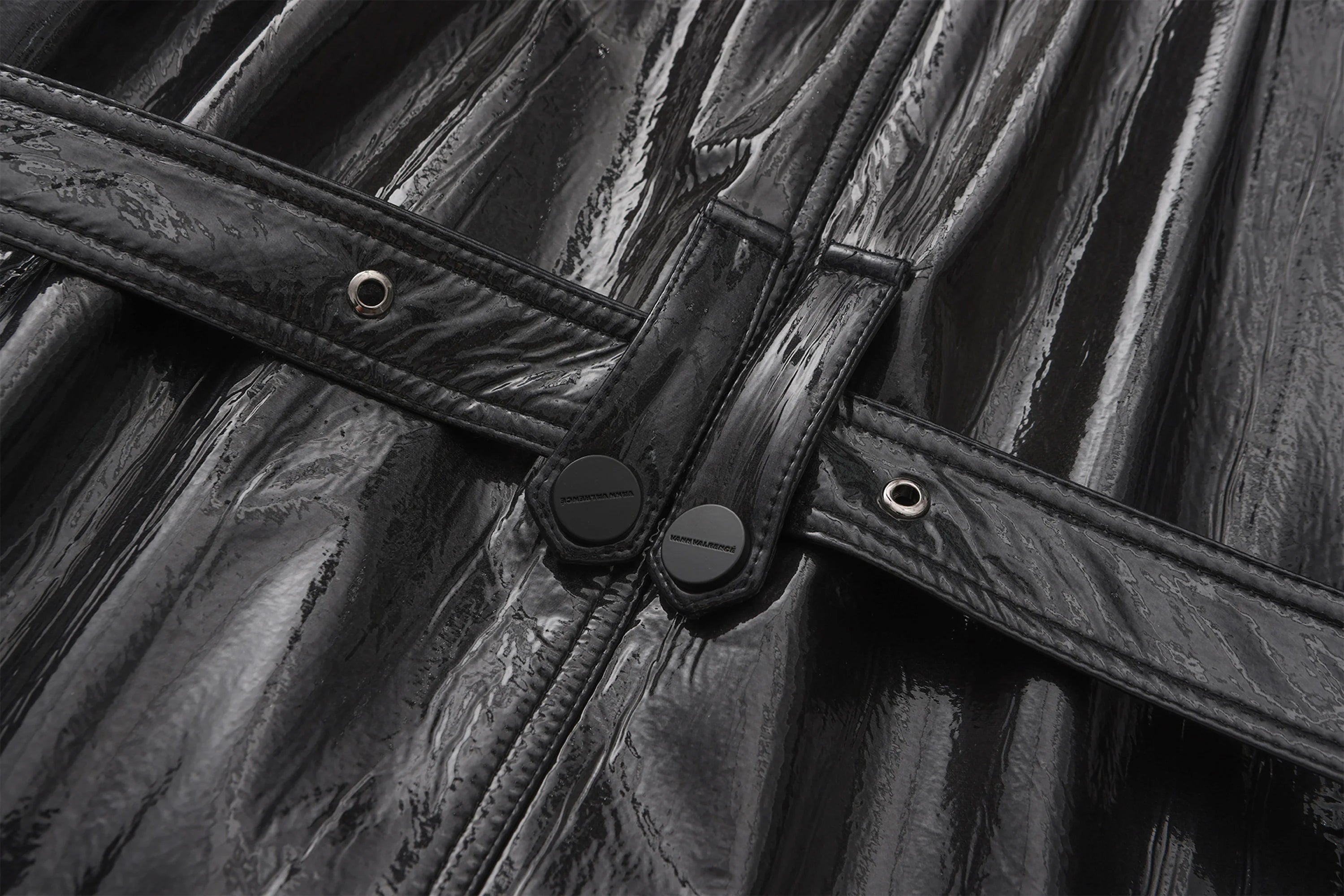 VANN VALRENCE Glossy Belted Hooded Padded Long Coat
