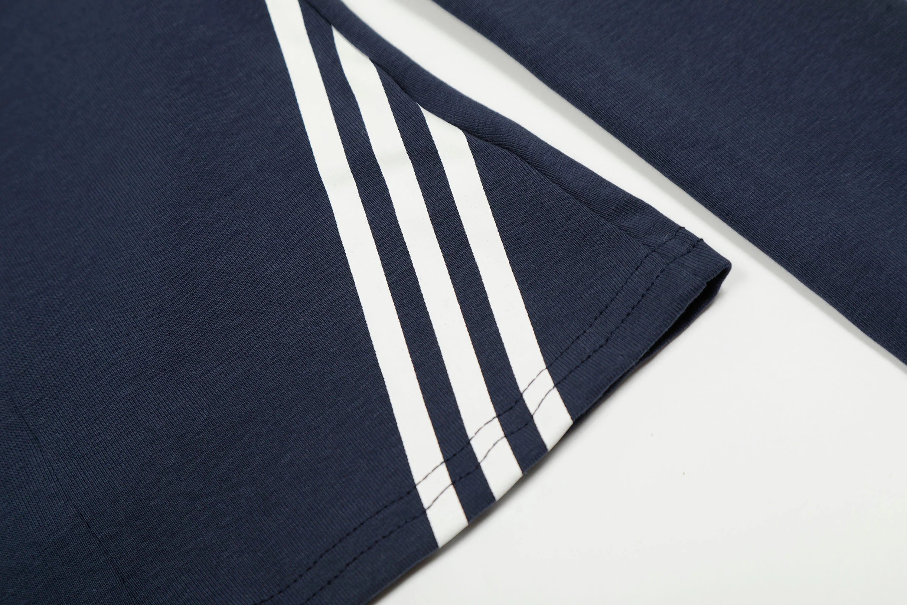 CLP V-Neck Zip-Up Slim Long-Sleeve Tee