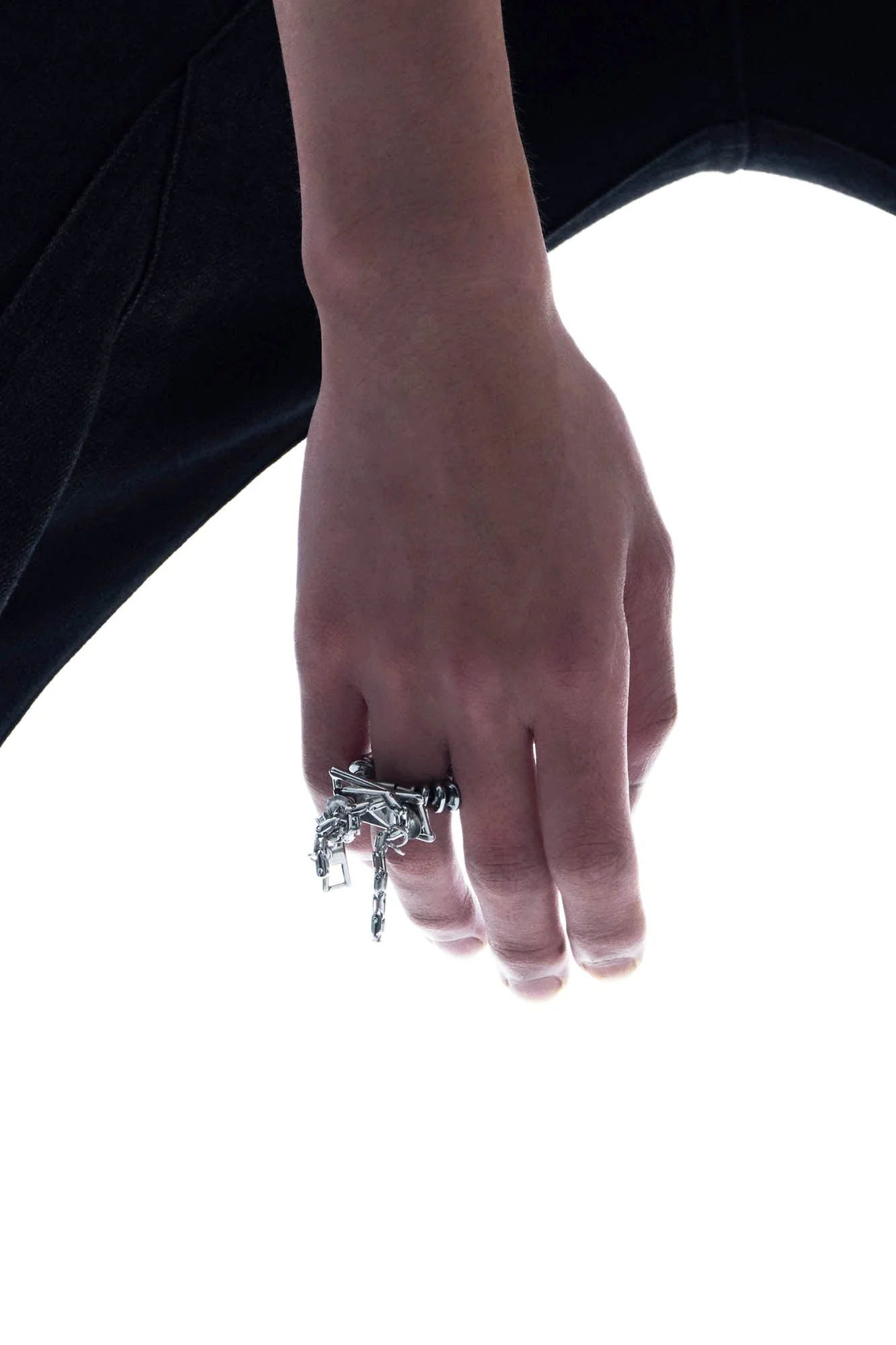 ILLUSORY Divergent Mechanical Twisted Ring