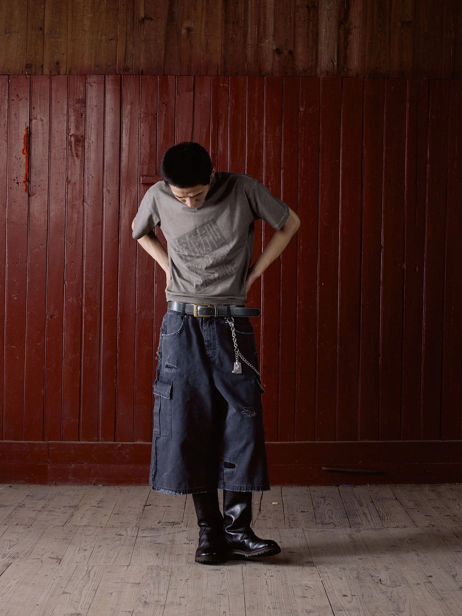 IN EXISTENCE Distressed Multi-Pocket Straight-Leg Cargo Shorts