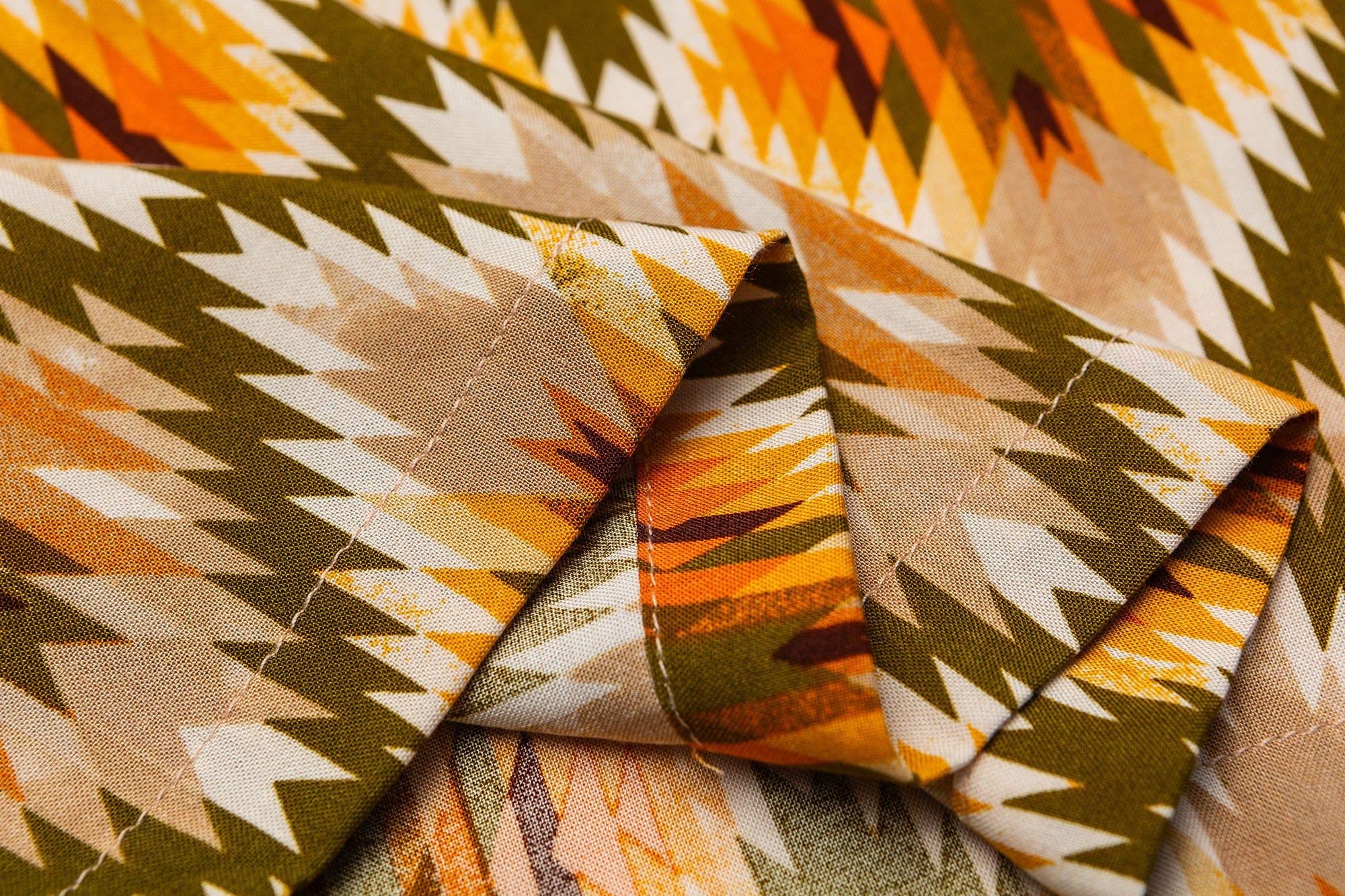 ME DA IGUAL Geometric Full-Print Button-Up Half Shirt