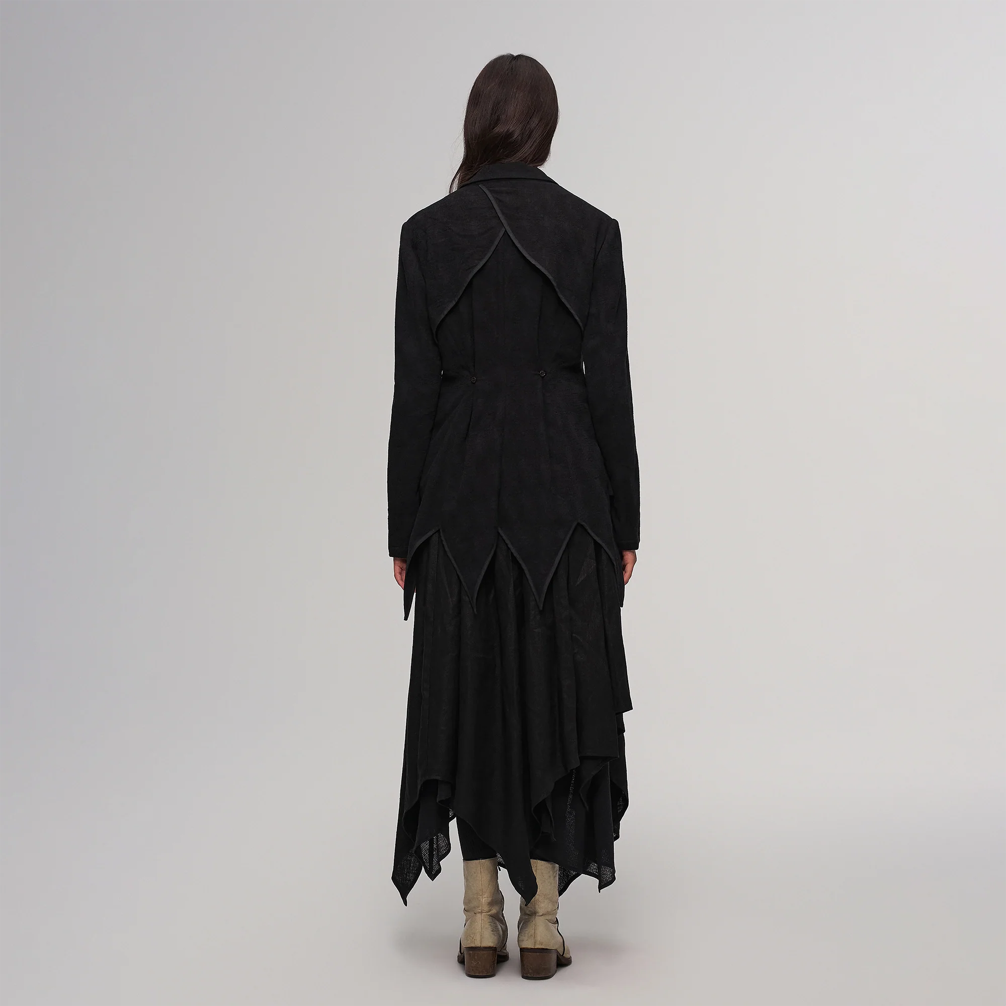 ILNya Nieternite Nifutur Asymmetric Hem Linen-Blend Blazer