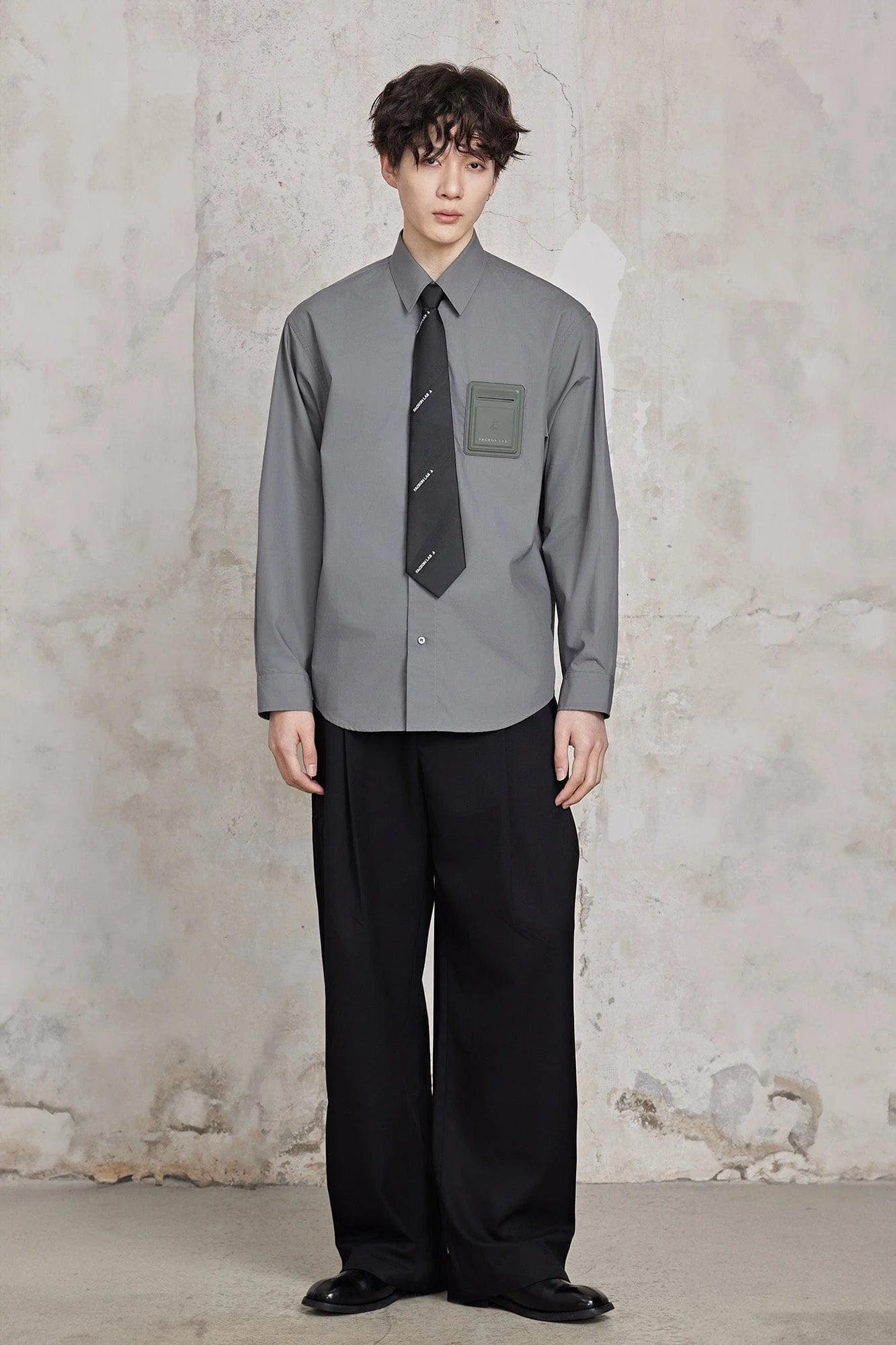 FACEONLAB Modern Patch-Pocket Poplin Shirt