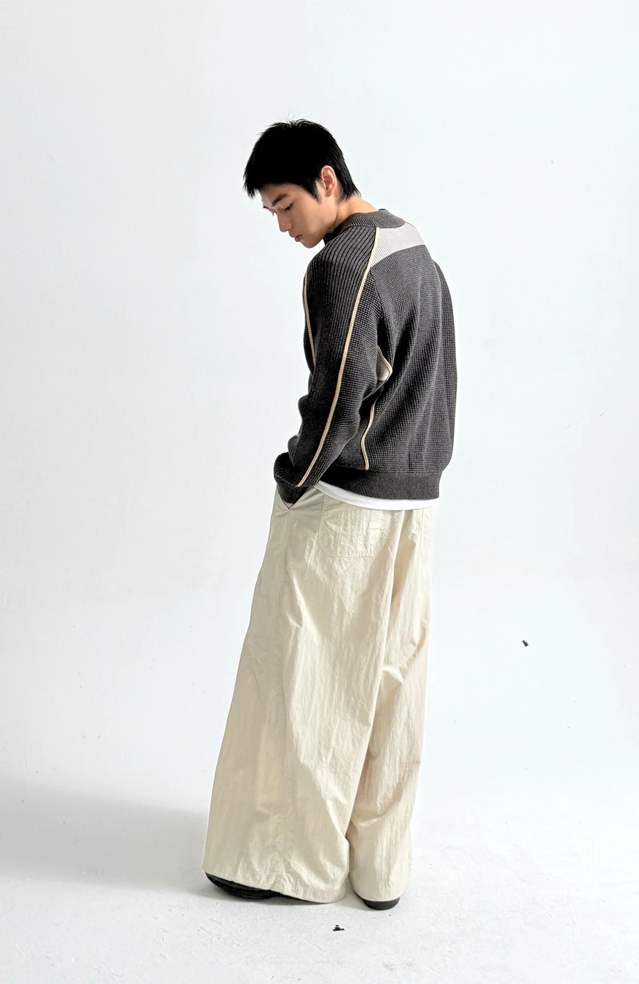 ROARINGWILD A ARCH Contrast Panel Raglan Half-Zip Sweater