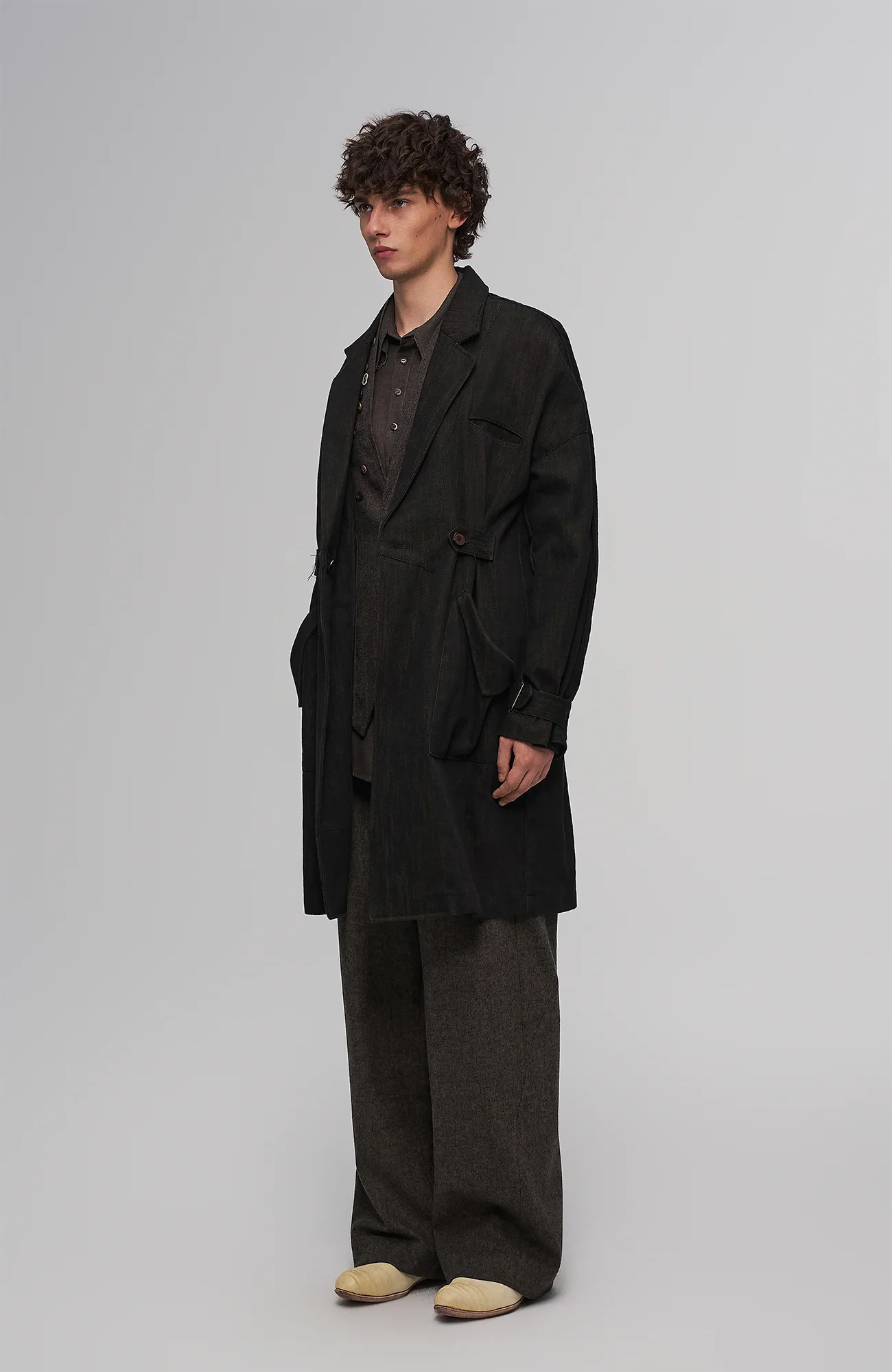 ILNya Nieternite Nifutur Knotted Cape-Back Linen-Blend Trench