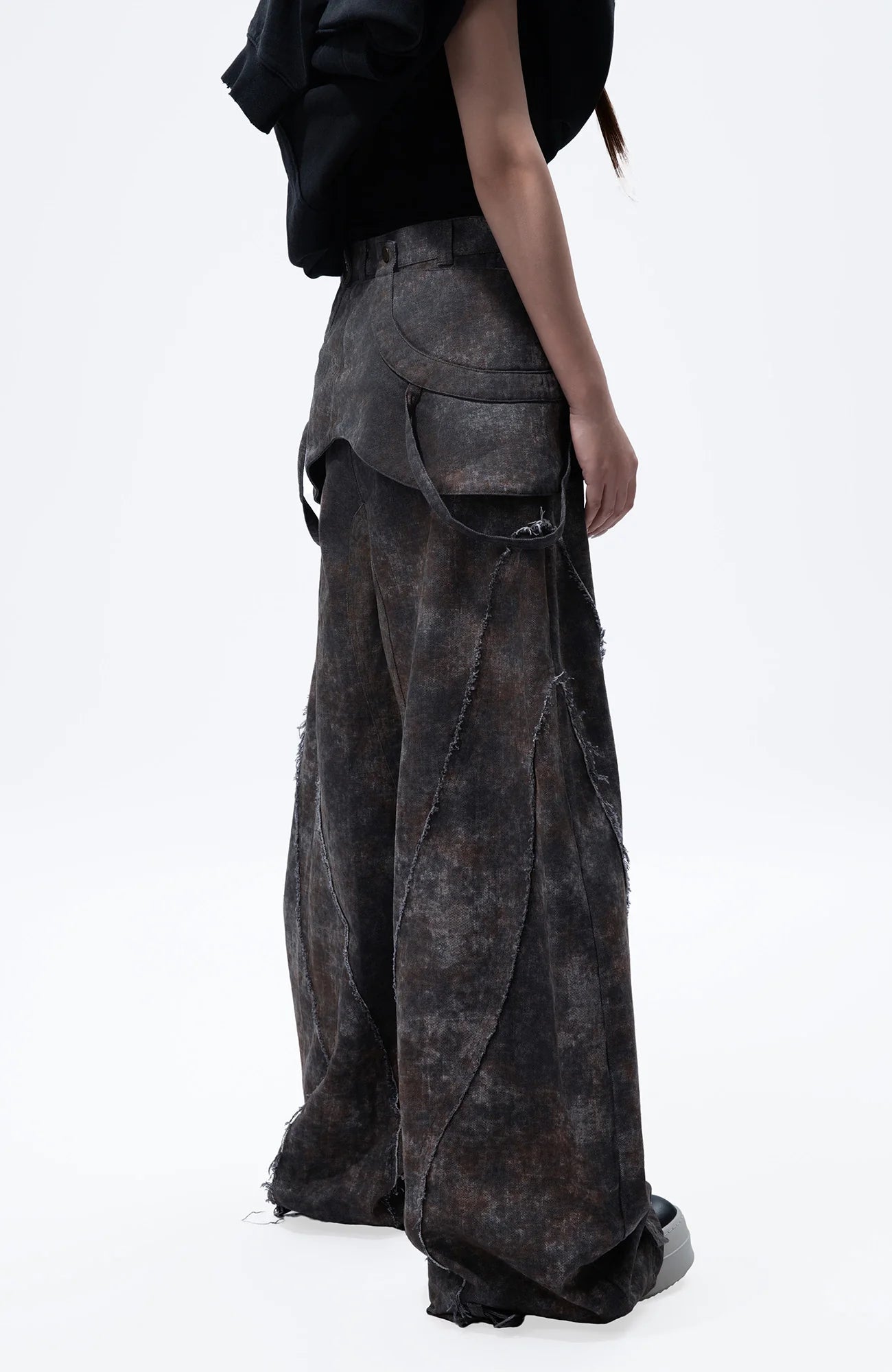 MOGONGSHE Distressed Detachable Drape Curved Panel Jeans