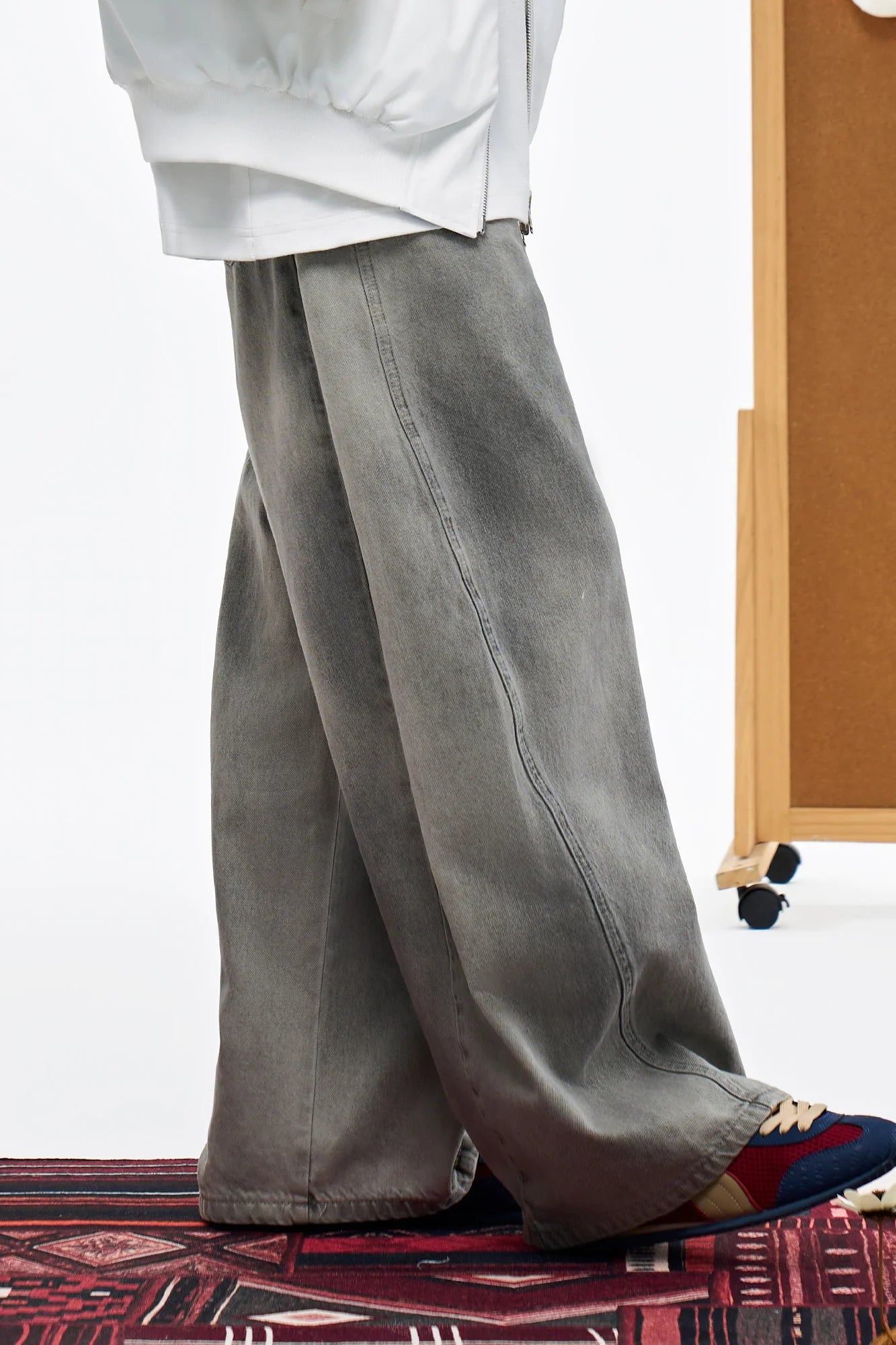 OVERLAPS Washed Drawstring Wide-Leg Jeans