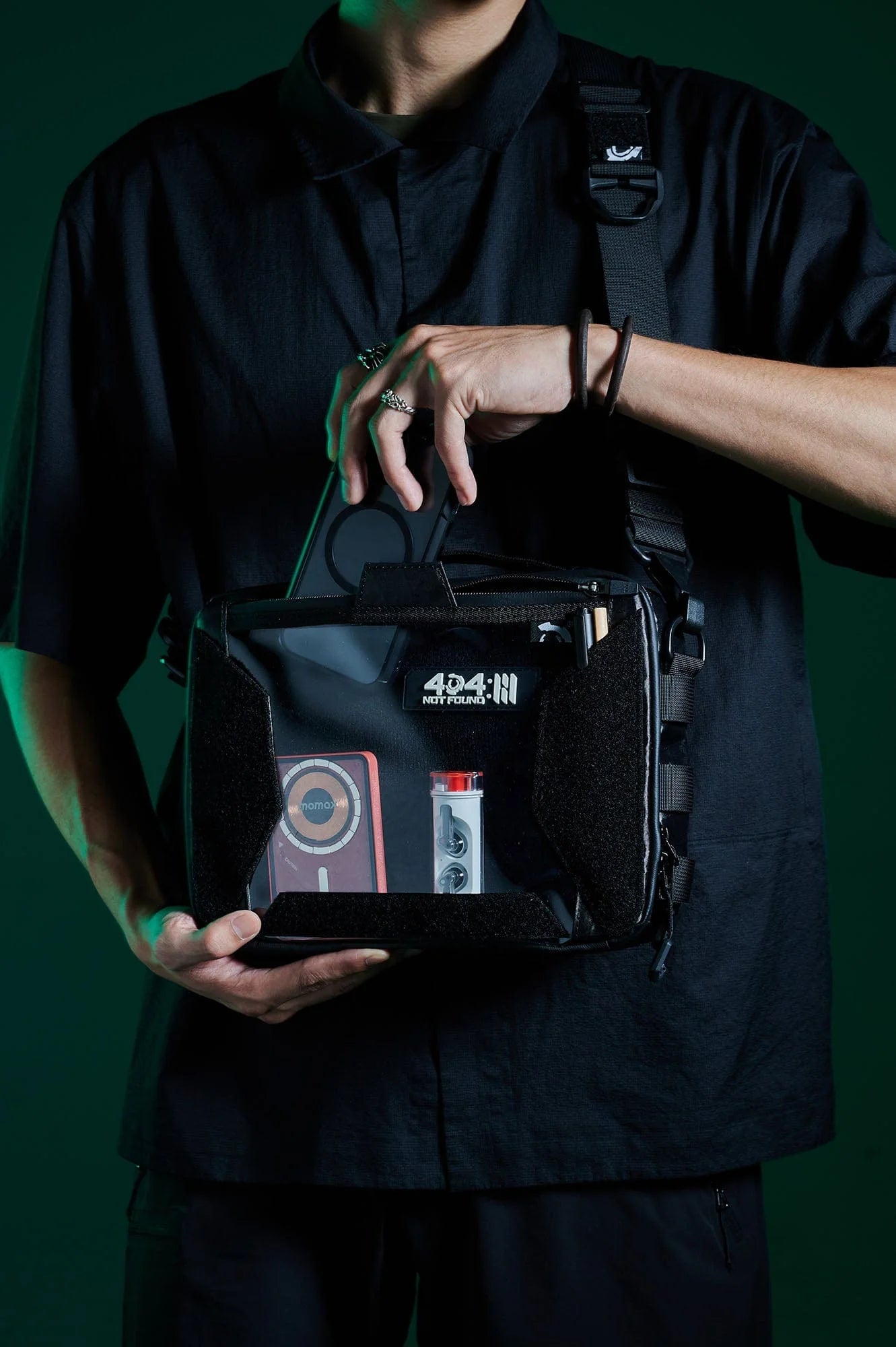 OVERCLOCK ROAM Utility Tablet Organizer