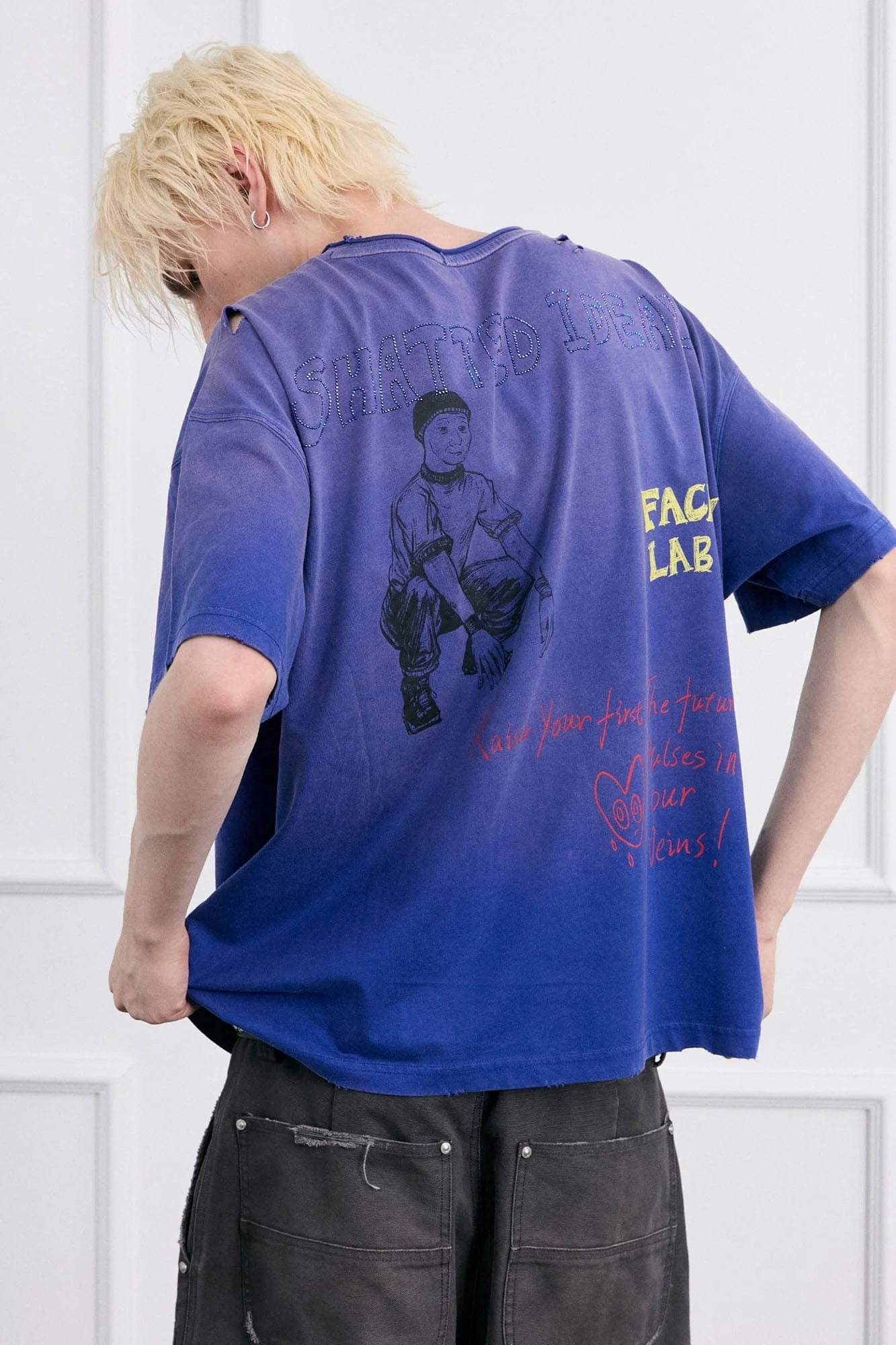 FACEONLAB Punk Graffiti Diamond Distressed T-Shirt