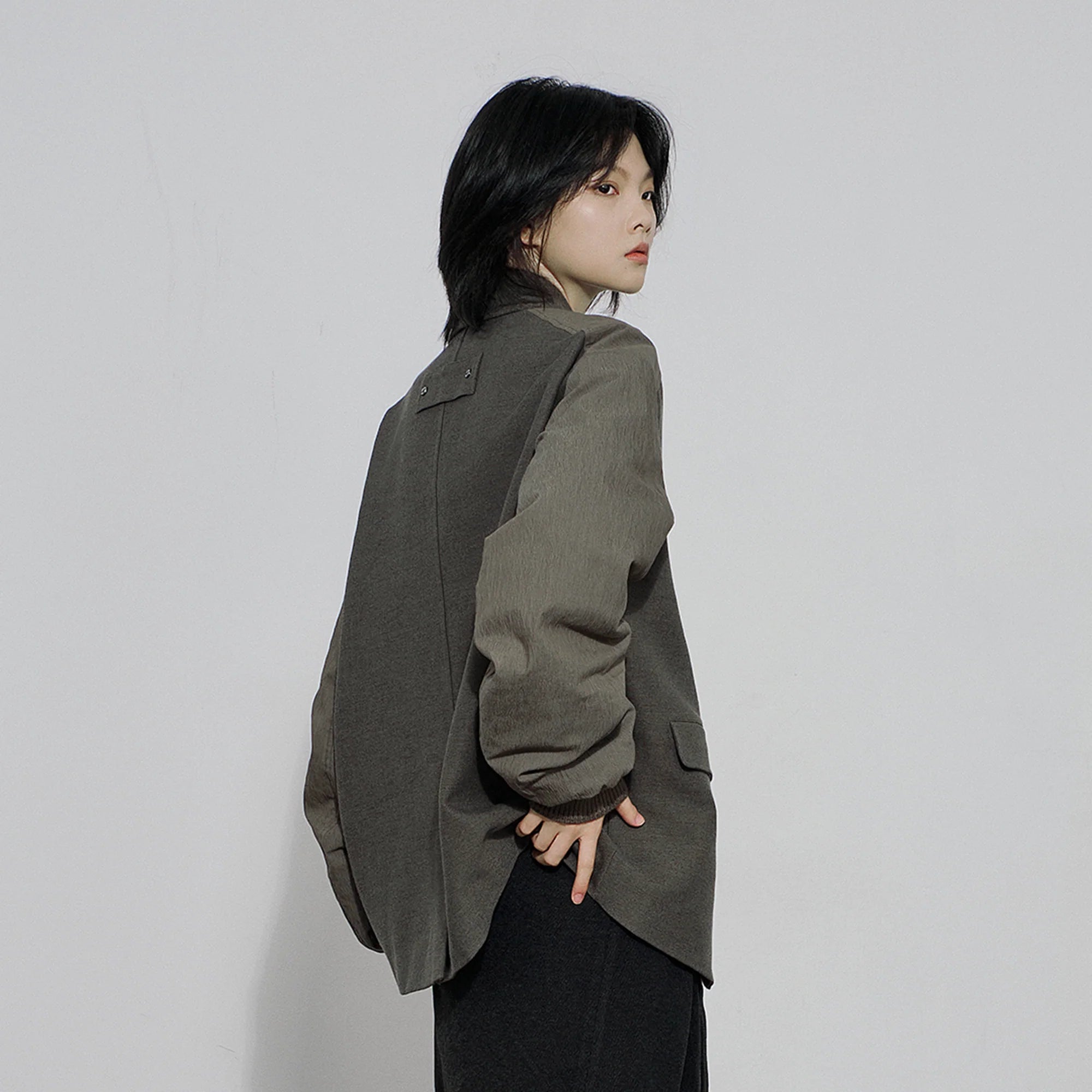 SAME FLOW Multi-Pocket Paneled Bomber-Sleeve Suit Jacket