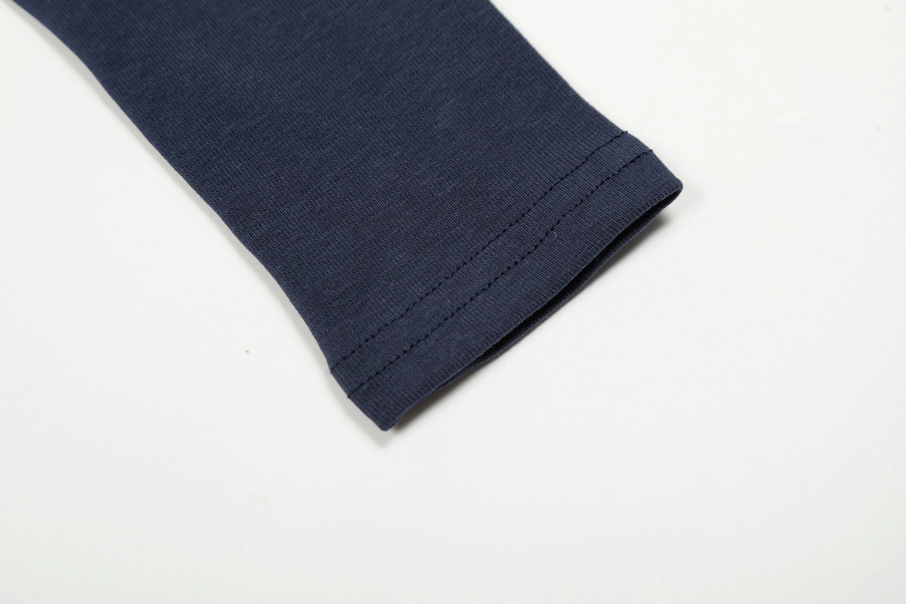 CLP V-Neck Zip-Up Slim Long-Sleeve Tee