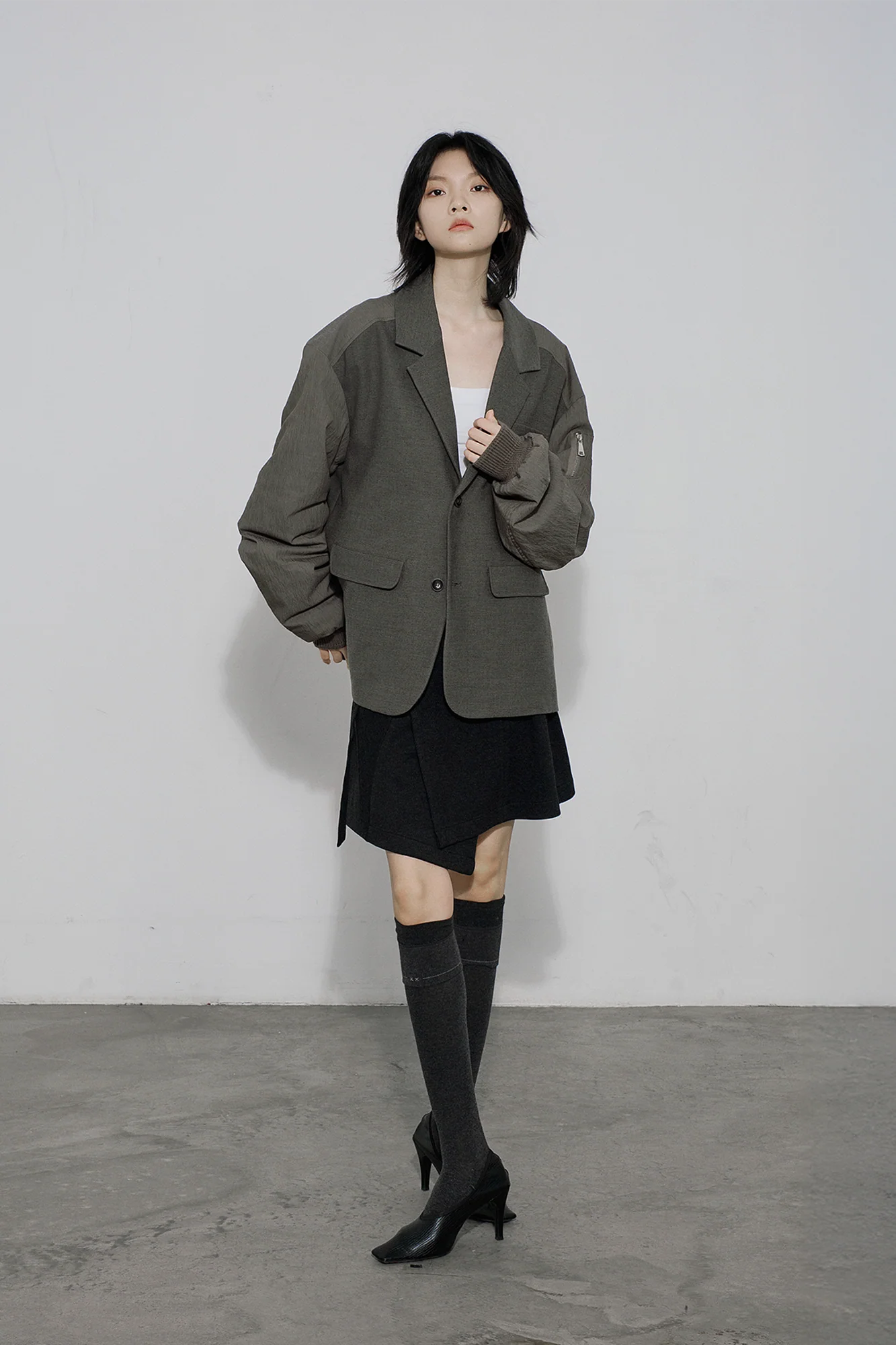 SAME FLOW Multi-Pocket Paneled Bomber-Sleeve Suit Jacket