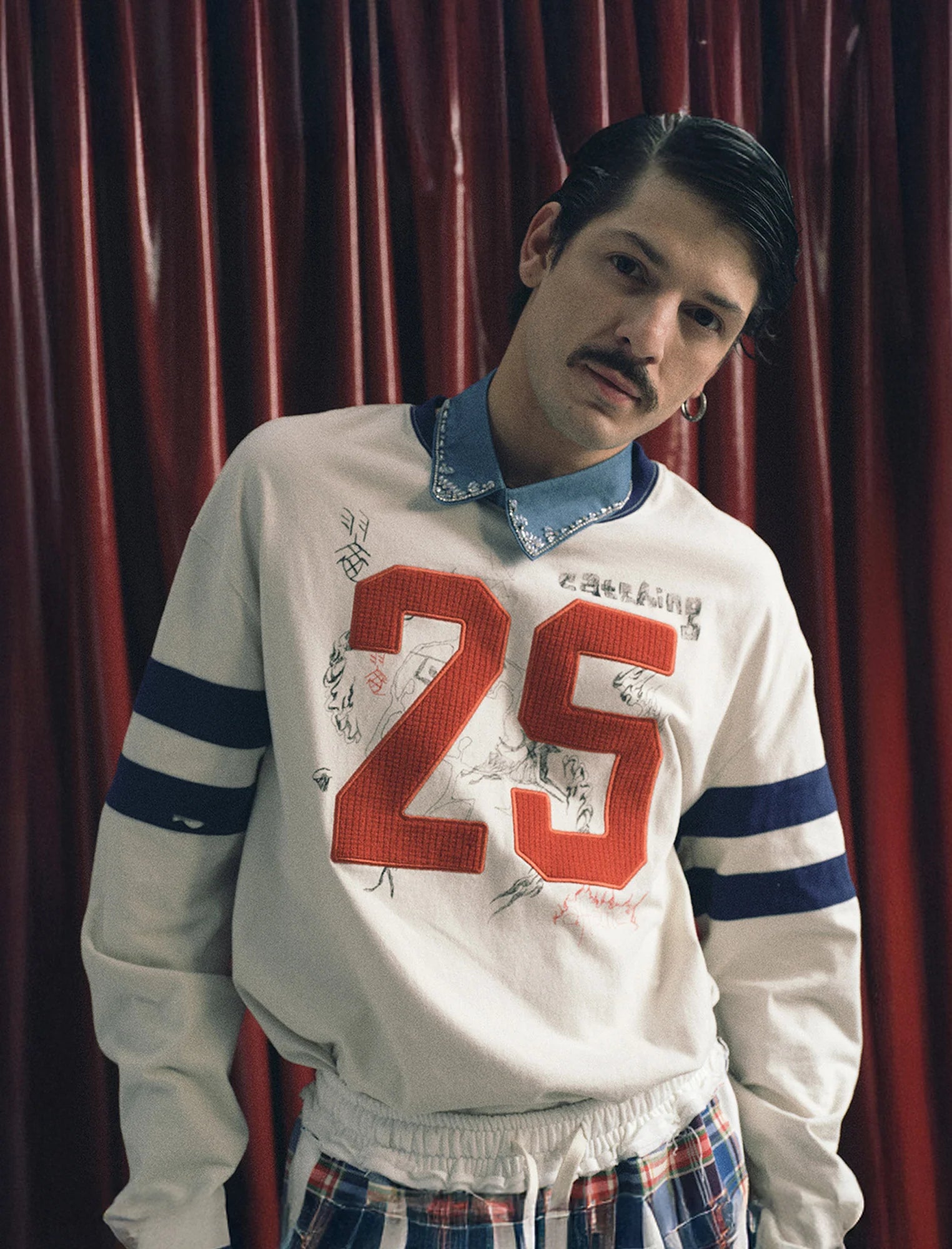TRECLUB Contrast Fleece-Patch Graffiti Long-Sleeve Tee