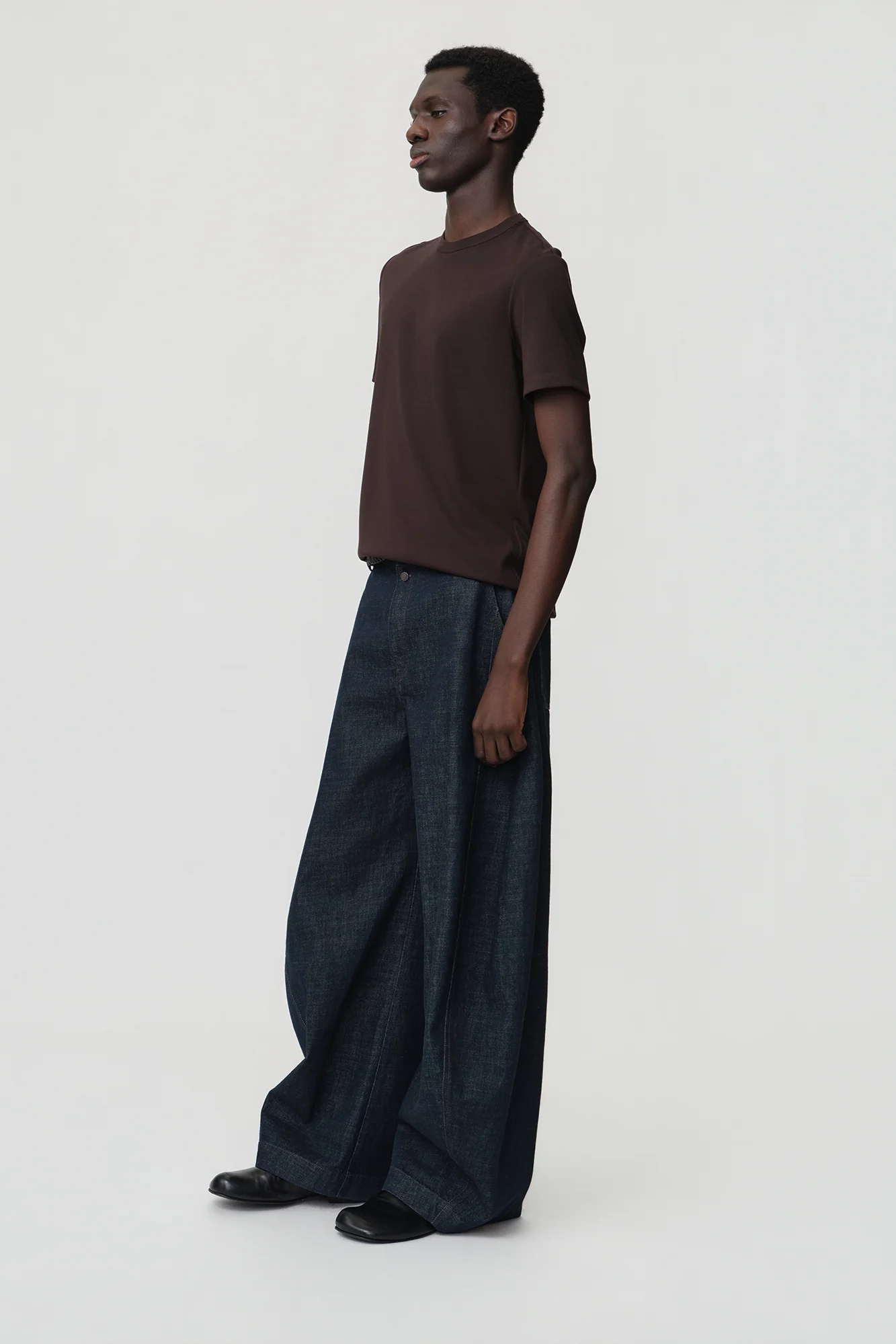 OPICLOTH Classic Indigo Curved-Leg Jeans